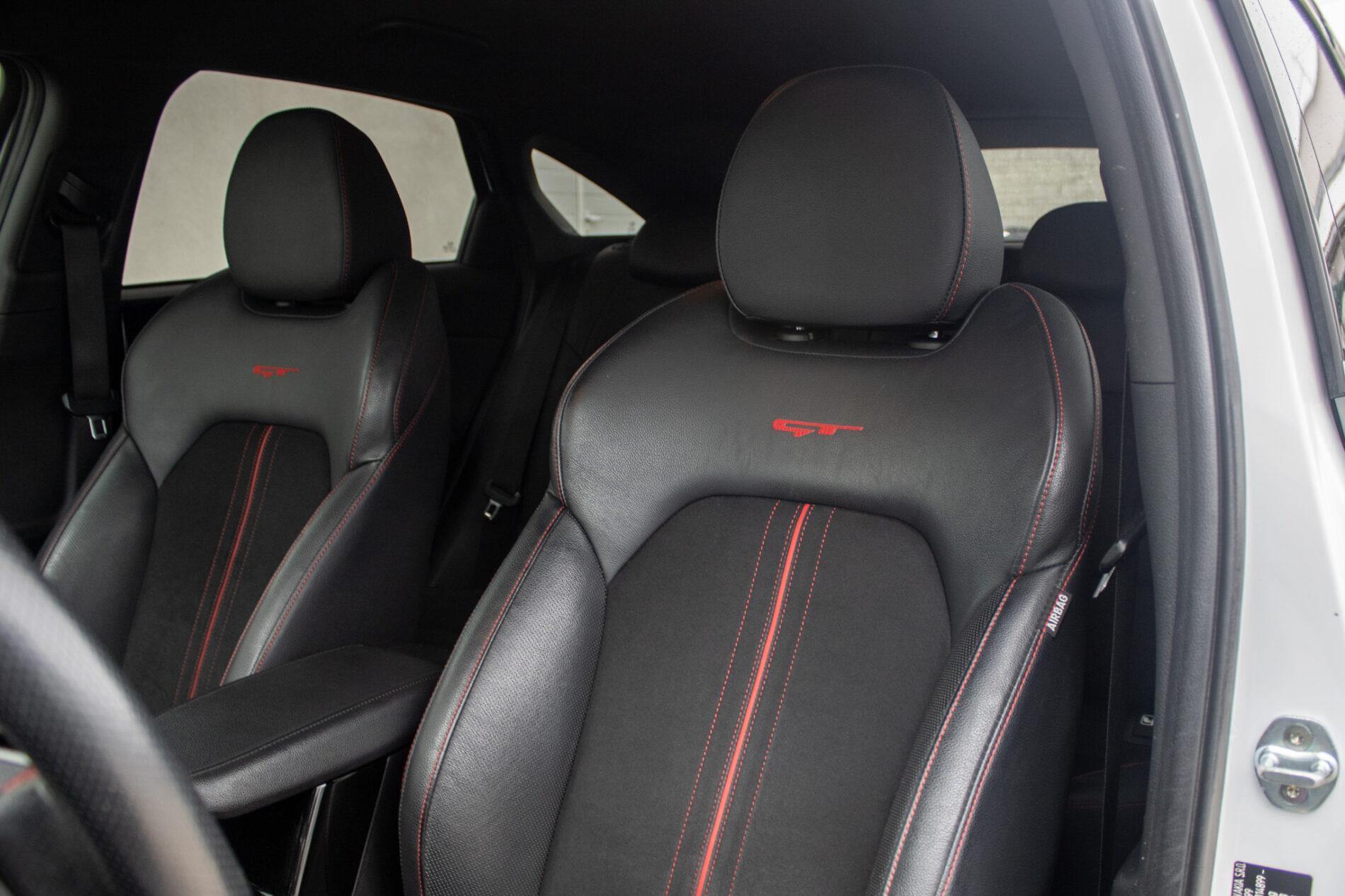 2019 Kia ProCeed GT, biela kombi, 35 892 km