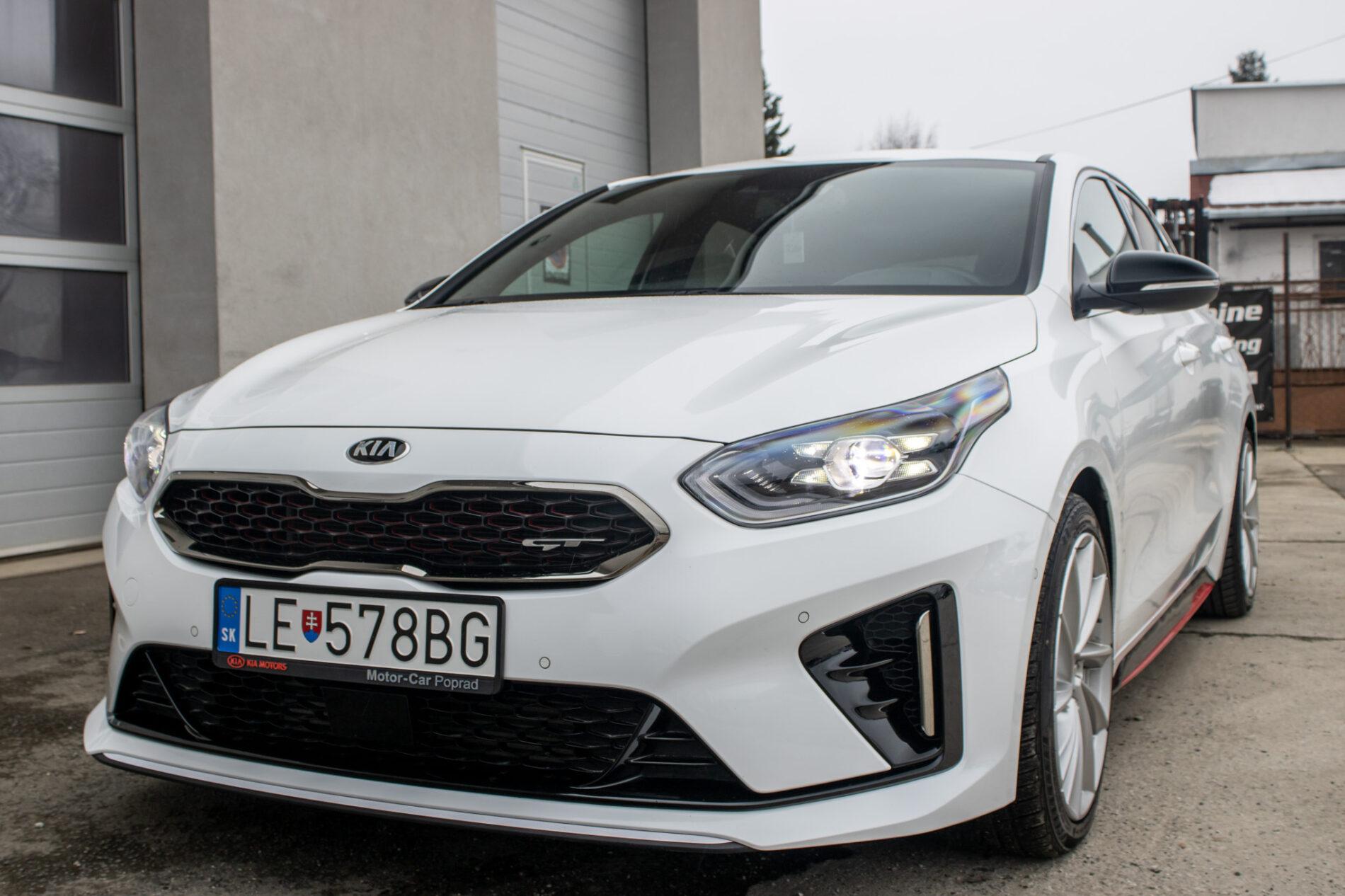 2019 Kia ProCeed GT, biela kombi, 35 892 km