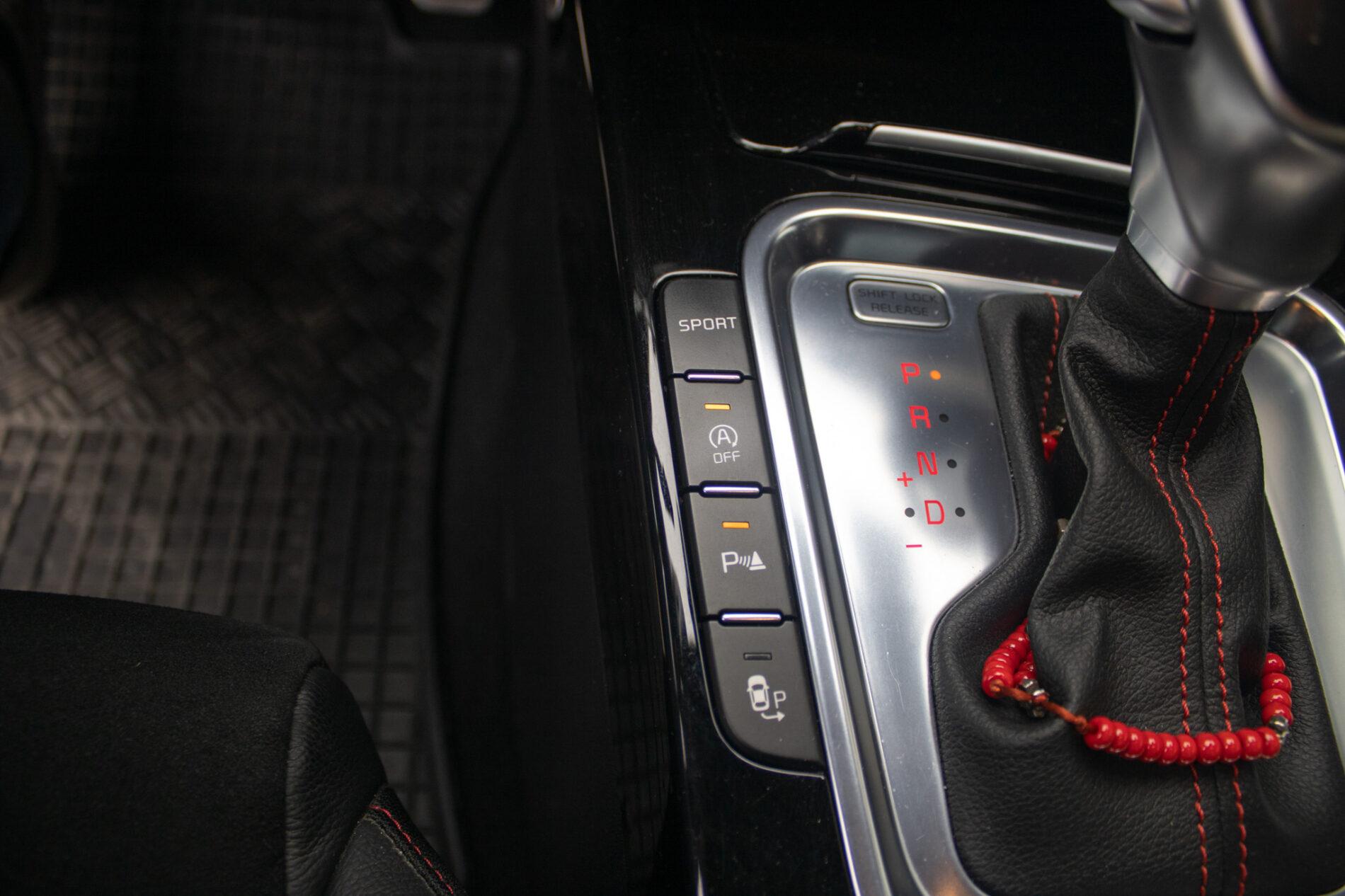2019 Kia ProCeed GT, biela kombi, 35 892 km