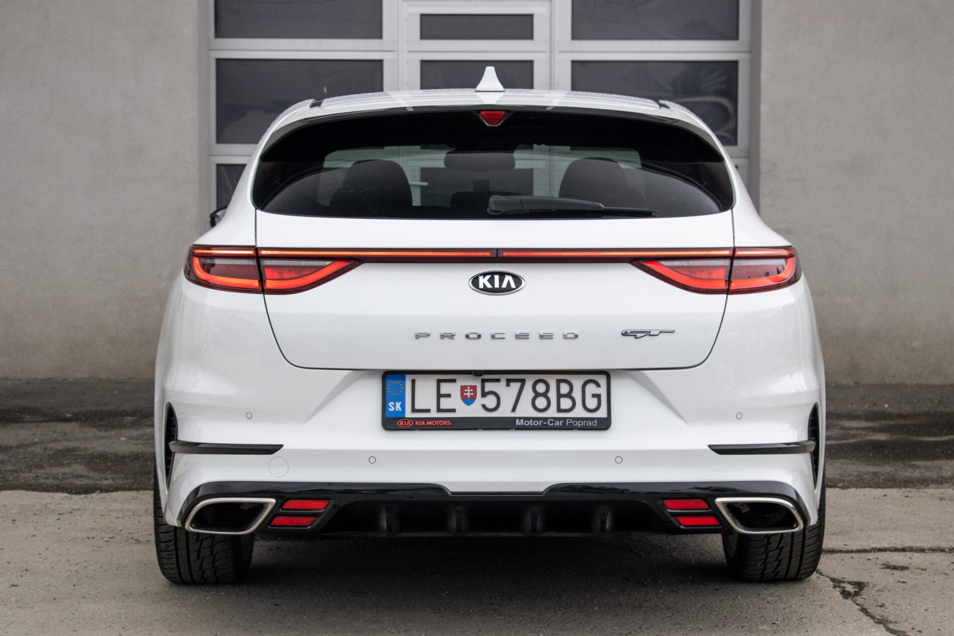 2019 Kia ProCeed GT, biela kombi, 35 892 km