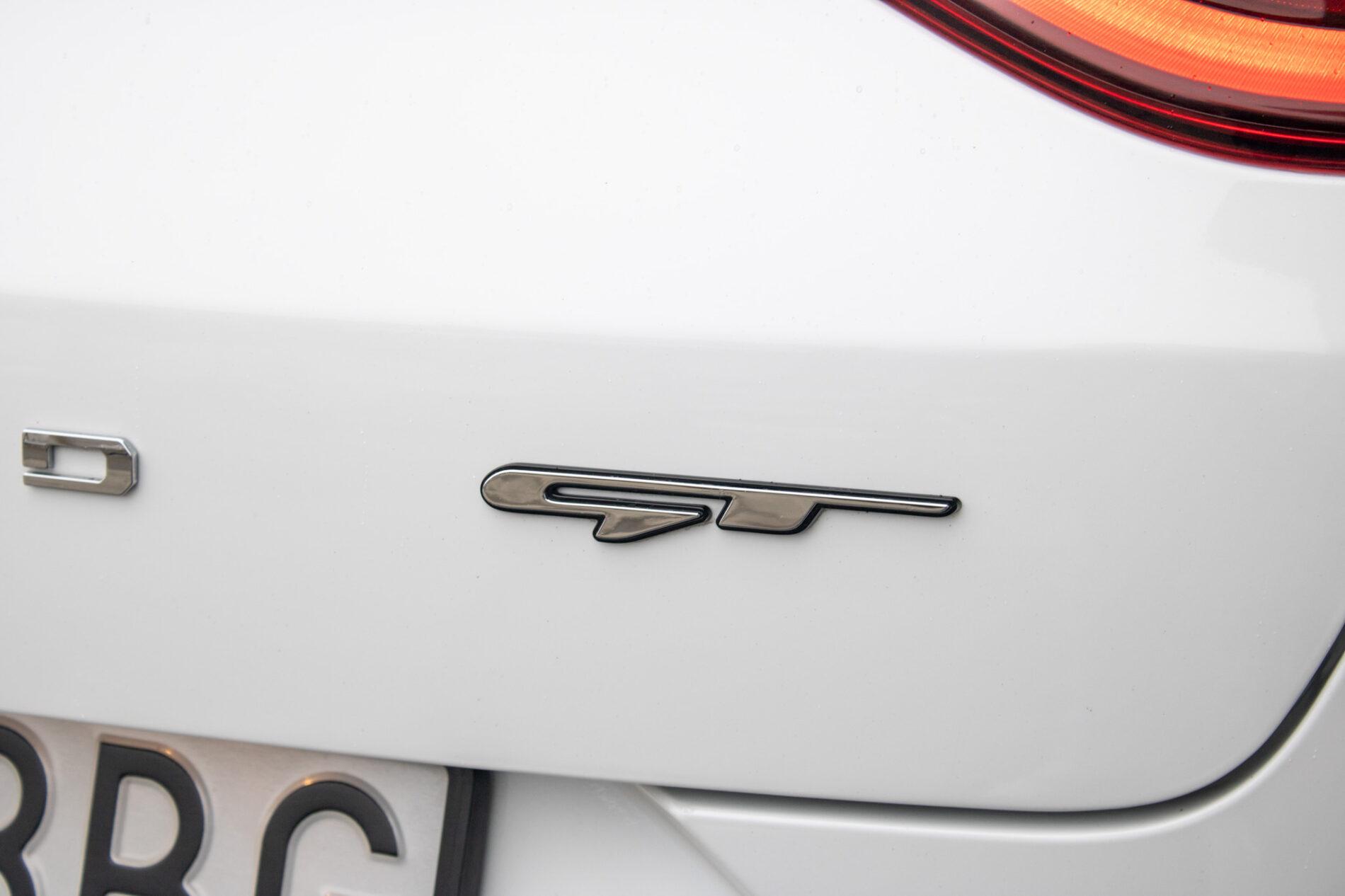 2019 Kia ProCeed GT, biela kombi, 35 892 km