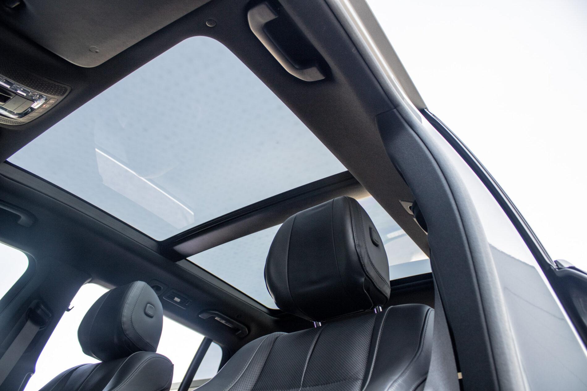 2020 Mercedes-Benz GLS 400d, sivá suv, 126 364 km