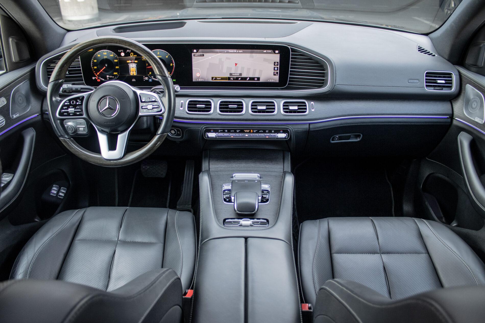 2020 Mercedes-Benz GLS 400d, sivá suv, 126 364 km