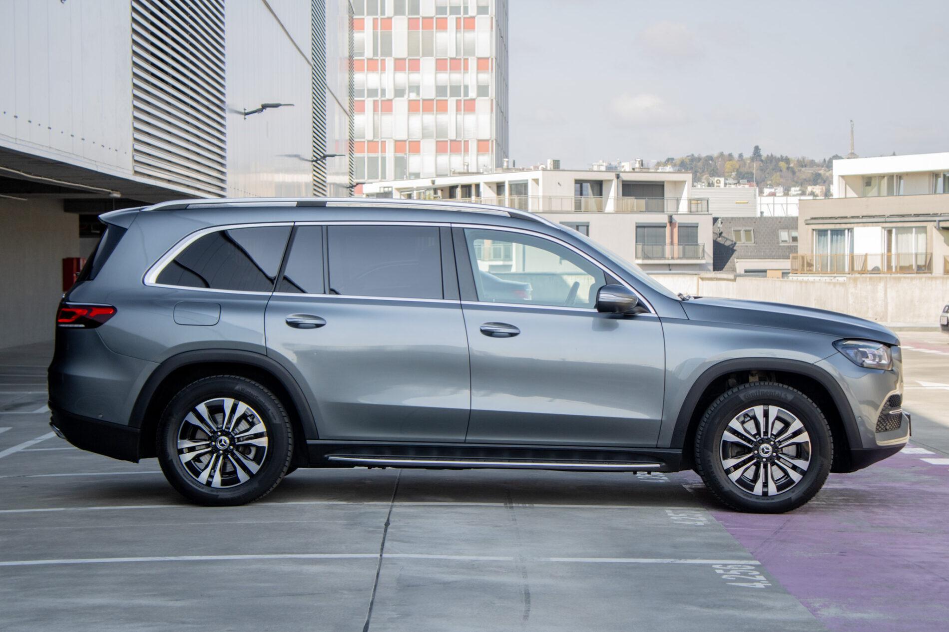 2020 Mercedes-Benz GLS 400d, sivá suv, 126 364 km