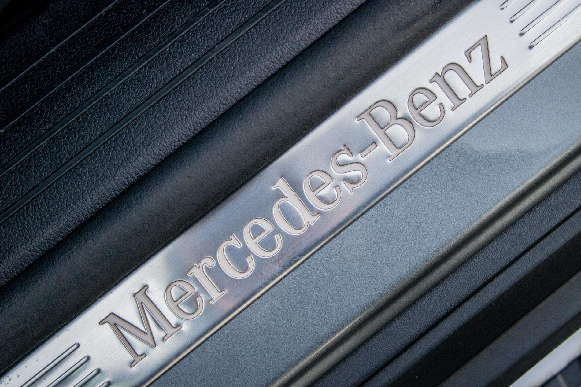 2020 Mercedes-Benz GLS 400d, sivá suv, 126 364 km