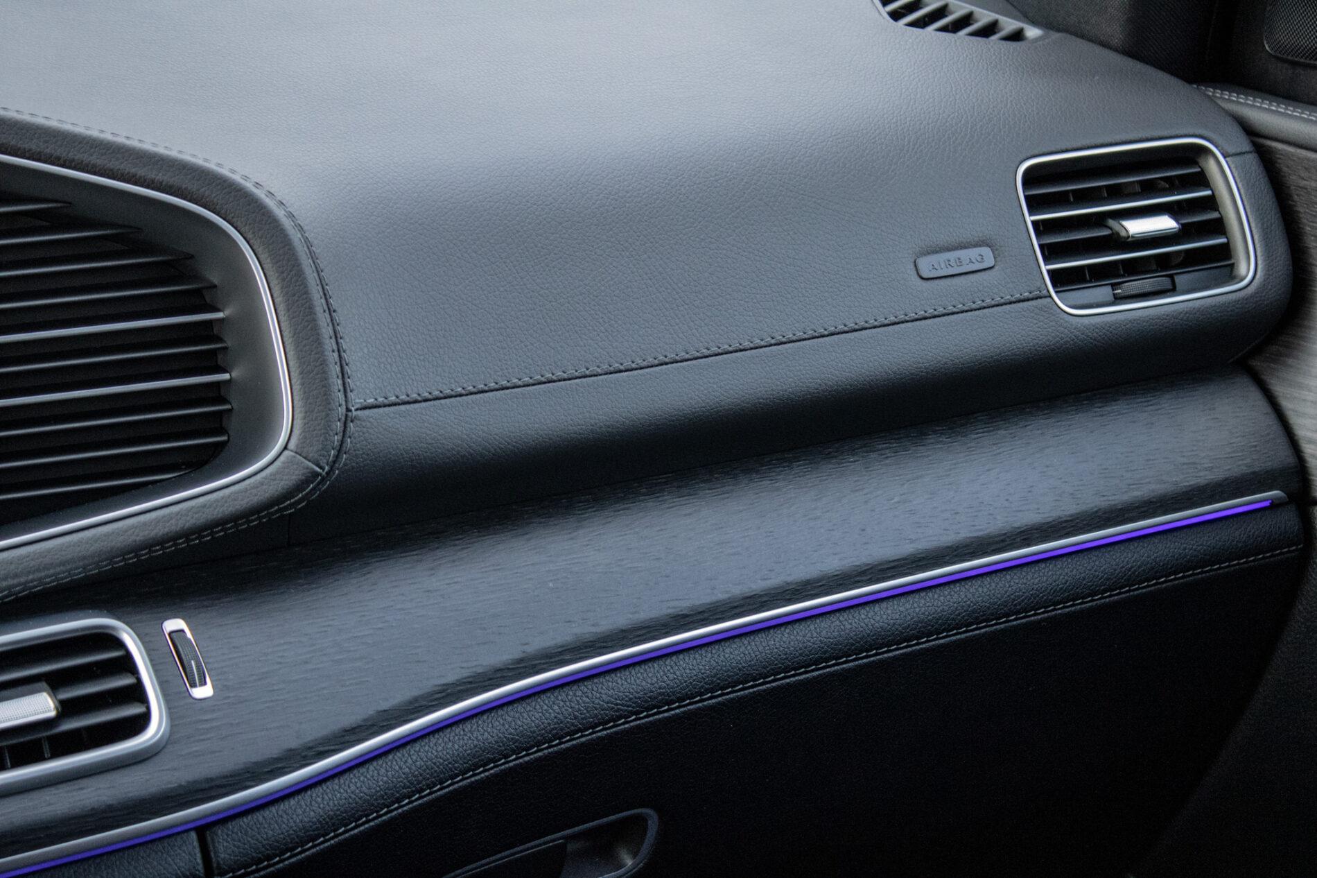 2020 Mercedes-Benz GLS 400d, sivá suv, 126 364 km