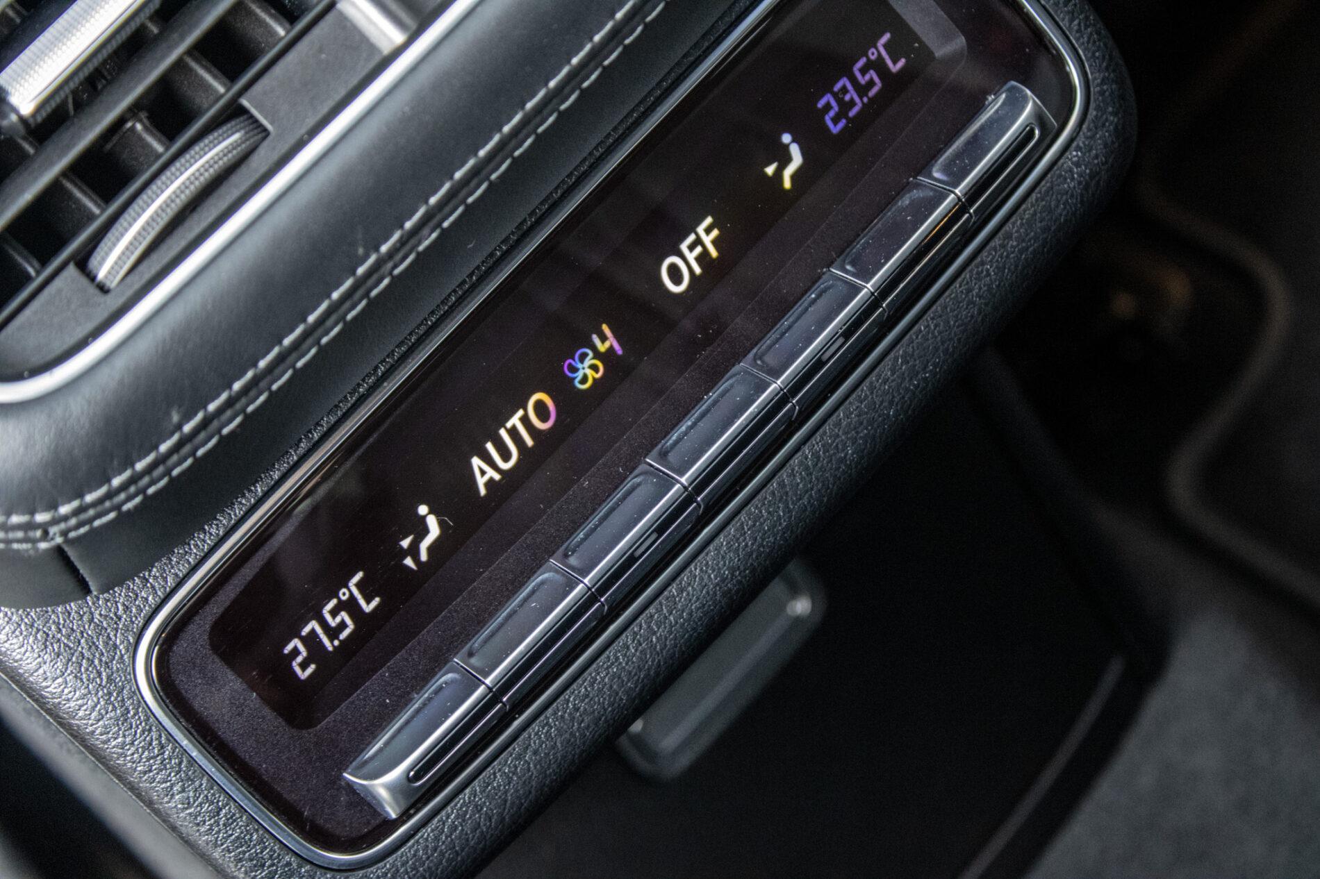 2020 Mercedes-Benz GLS 400d, sivá suv, 126 364 km
