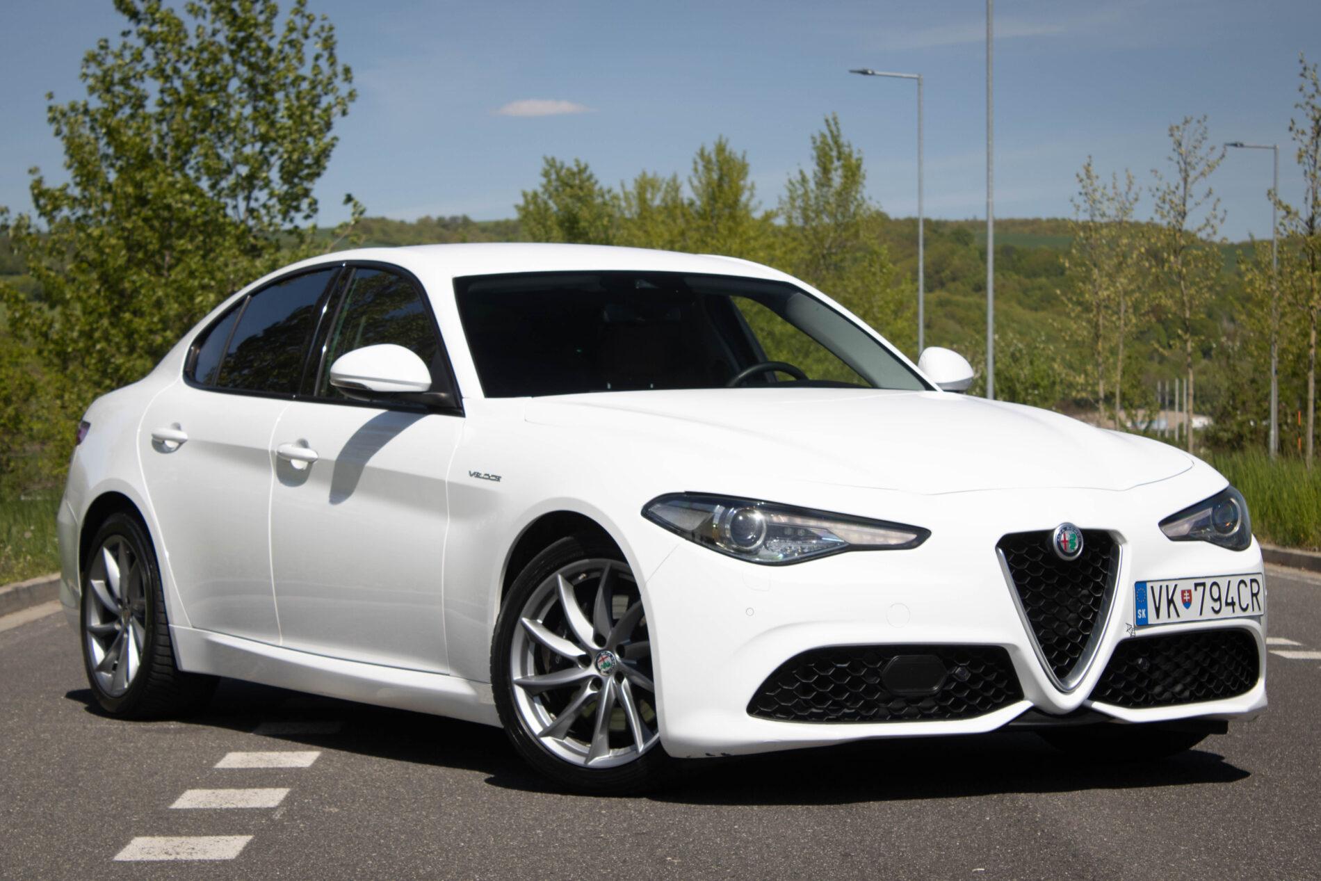 2017 Alfa Romeo Giulia, biela sedan, 233 000 km