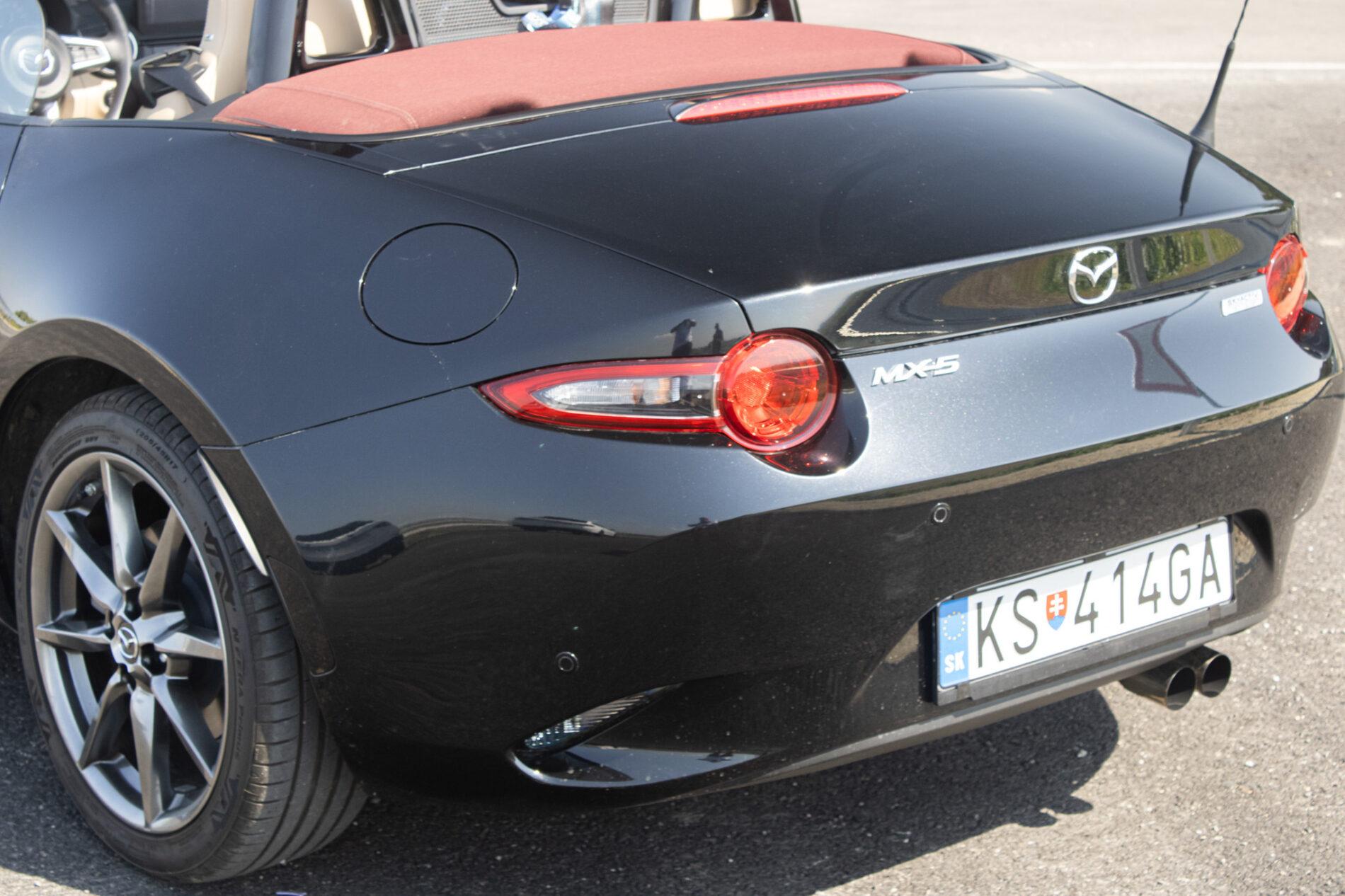 2018 Mazda MX-5 (ND), čierna kabriolet, 22 946 km