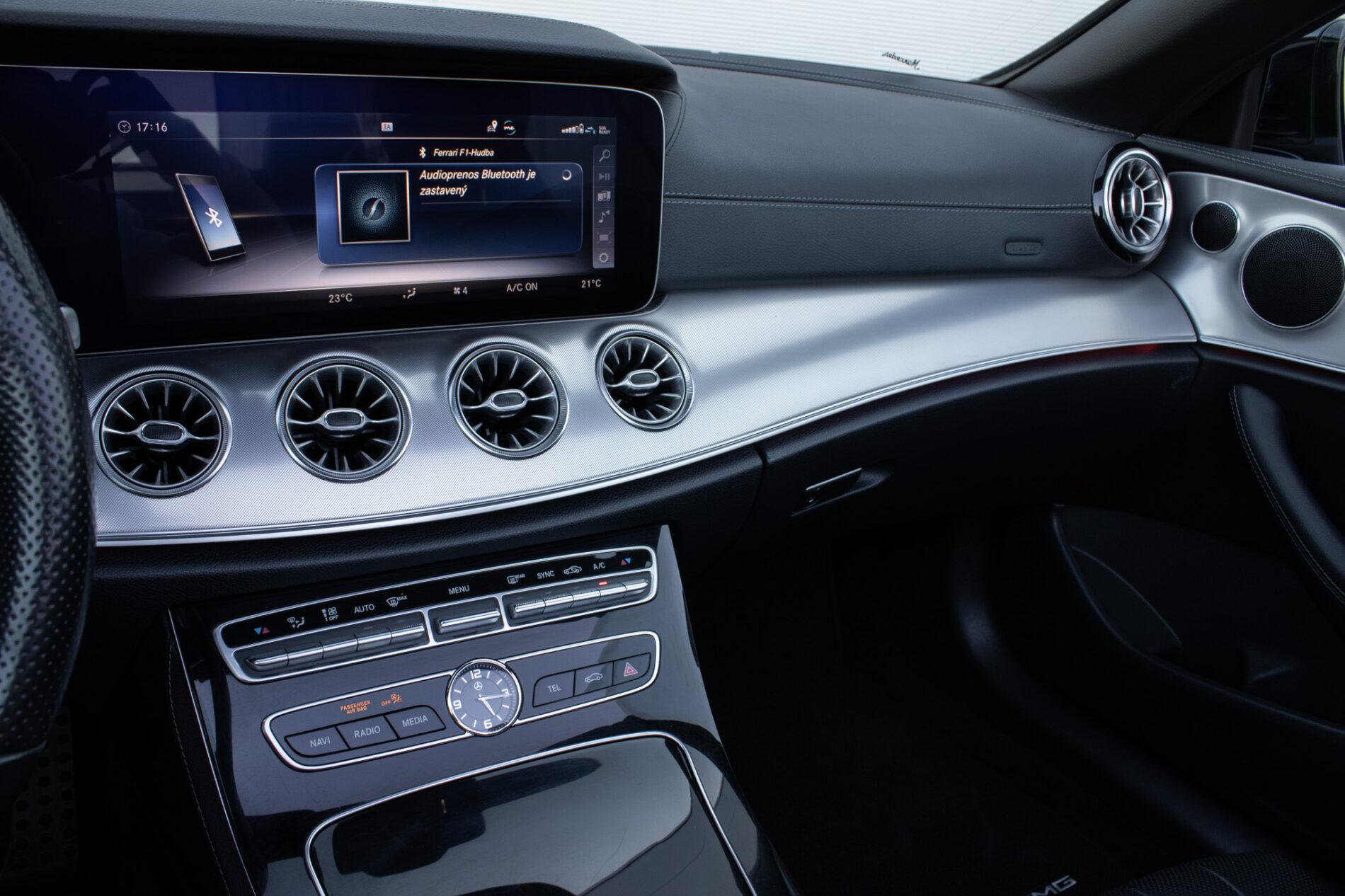 2018 Mercedes-Benz E 400, čierna kabriolet, 73 600 km