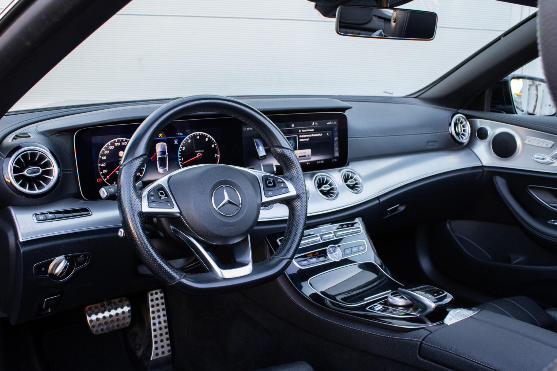 2018 Mercedes-Benz E 400, čierna kabriolet, 73 600 km