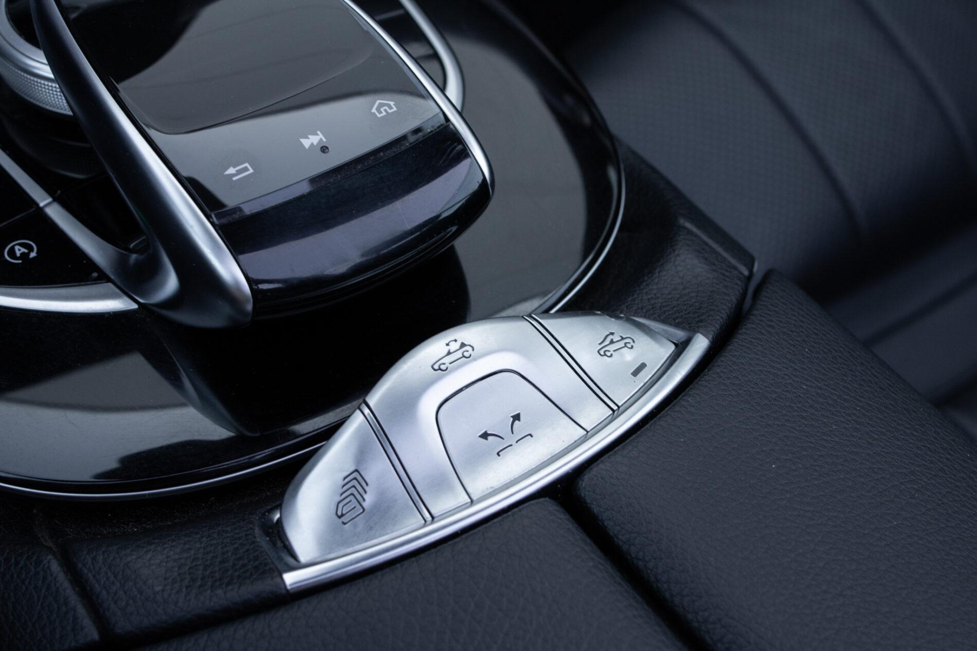 2018 Mercedes-Benz E 400, čierna kabriolet, 73 600 km