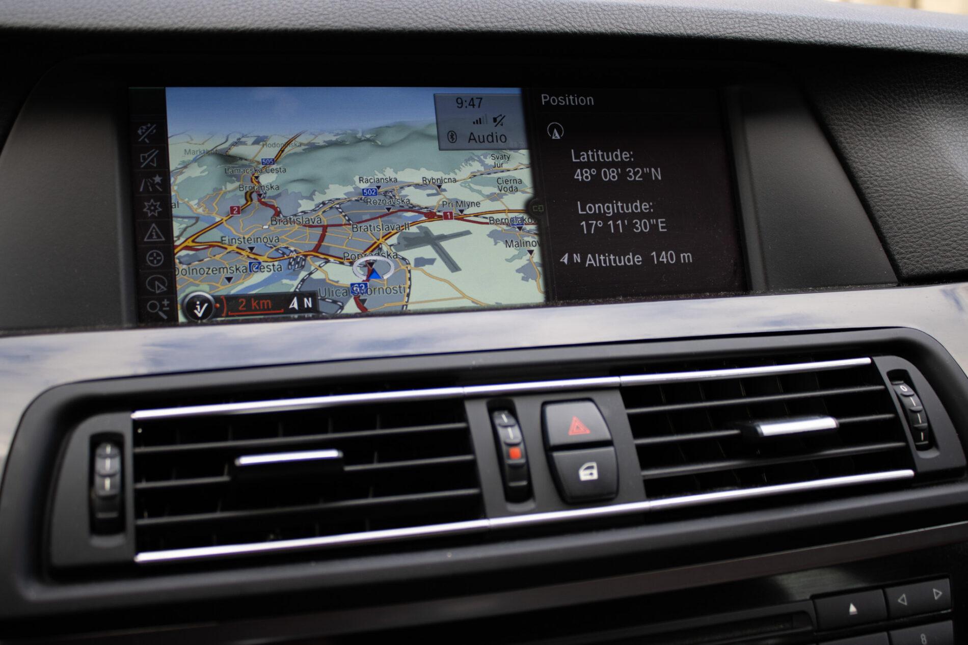 2010 BMW 530d, sivá kombi, 269 764 km