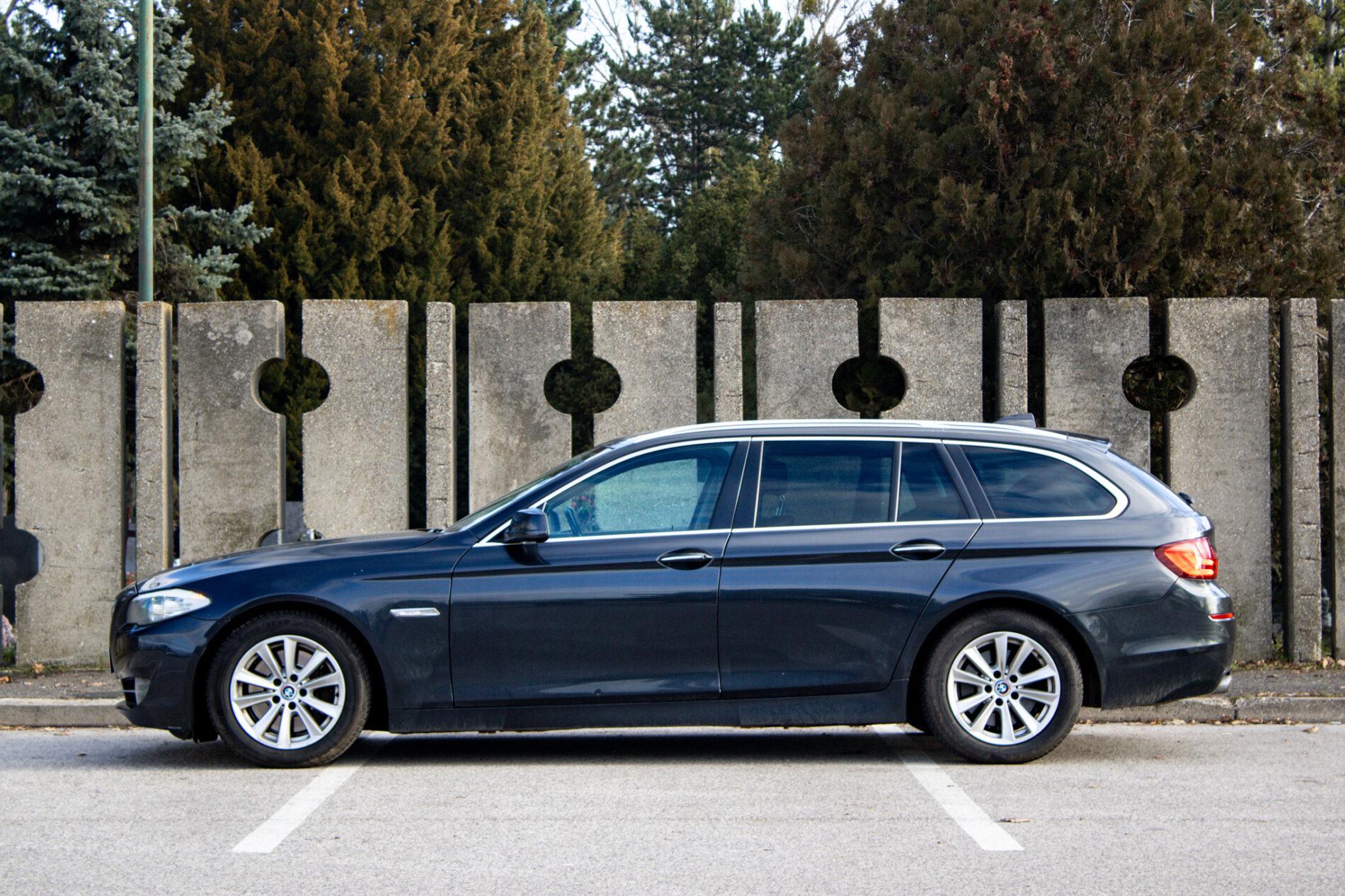 2010 BMW 530d, sivá kombi, 269 764 km