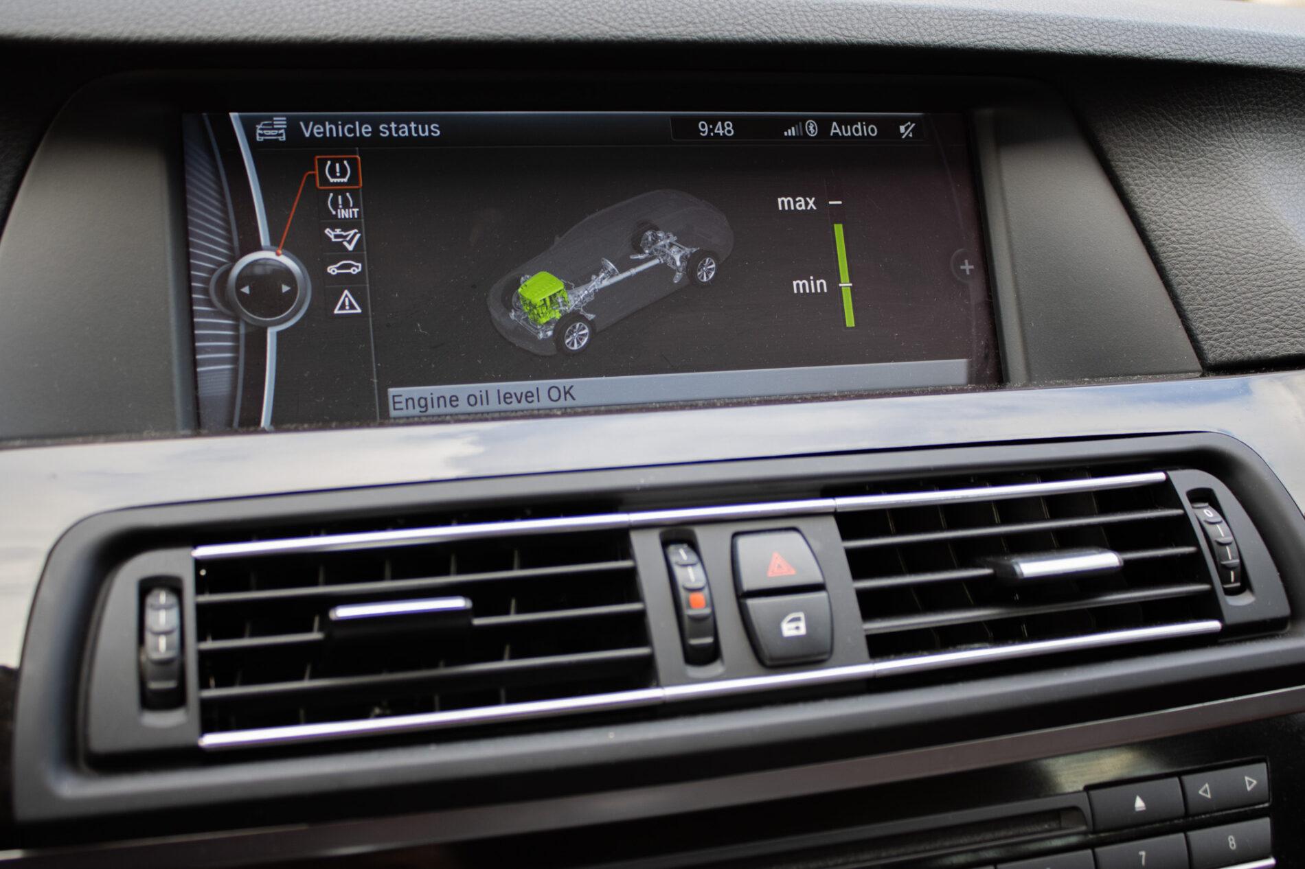 2010 BMW 530d, sivá kombi, 269 764 km