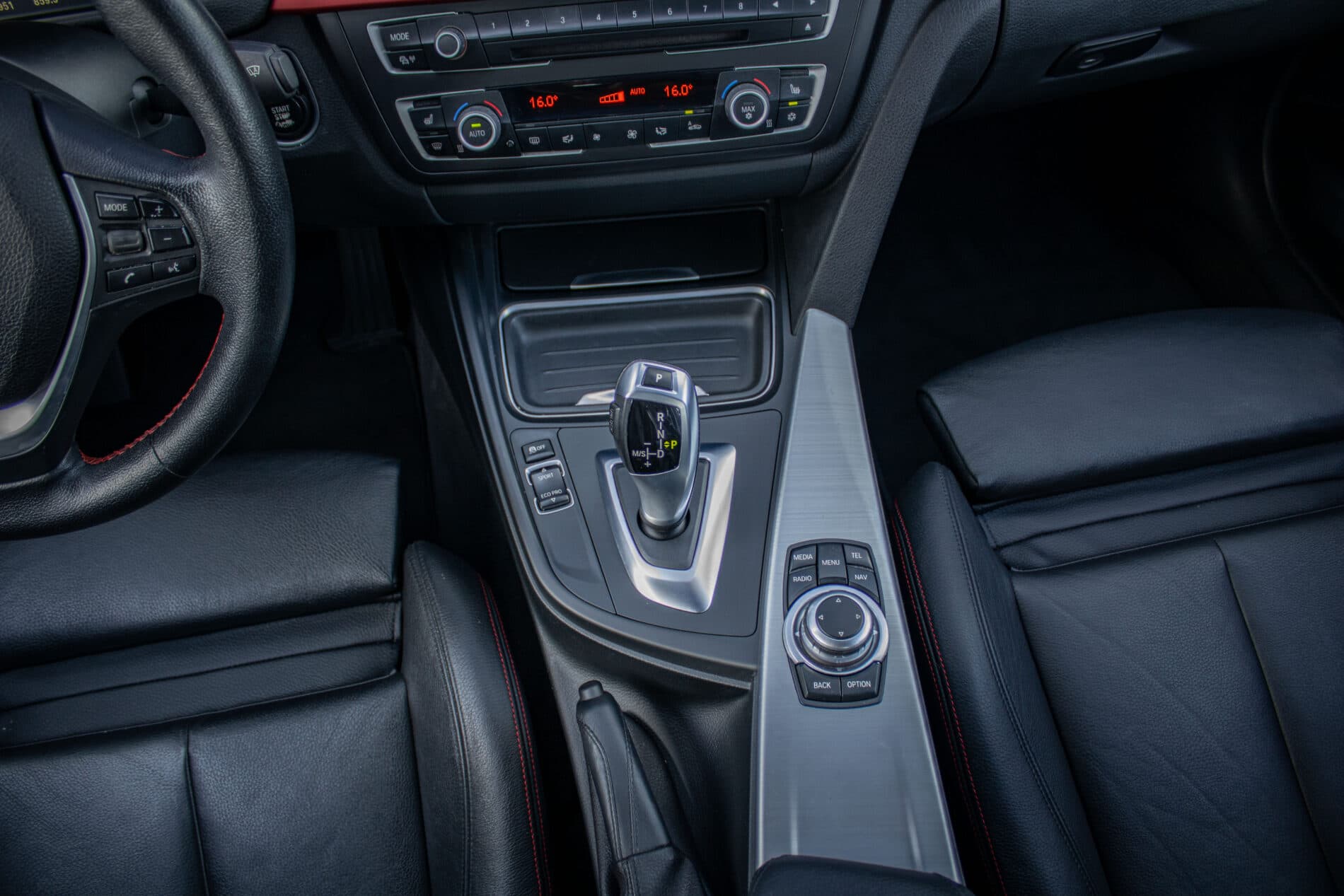 2012 BMW 328i, čierna sedan, 138 951 km