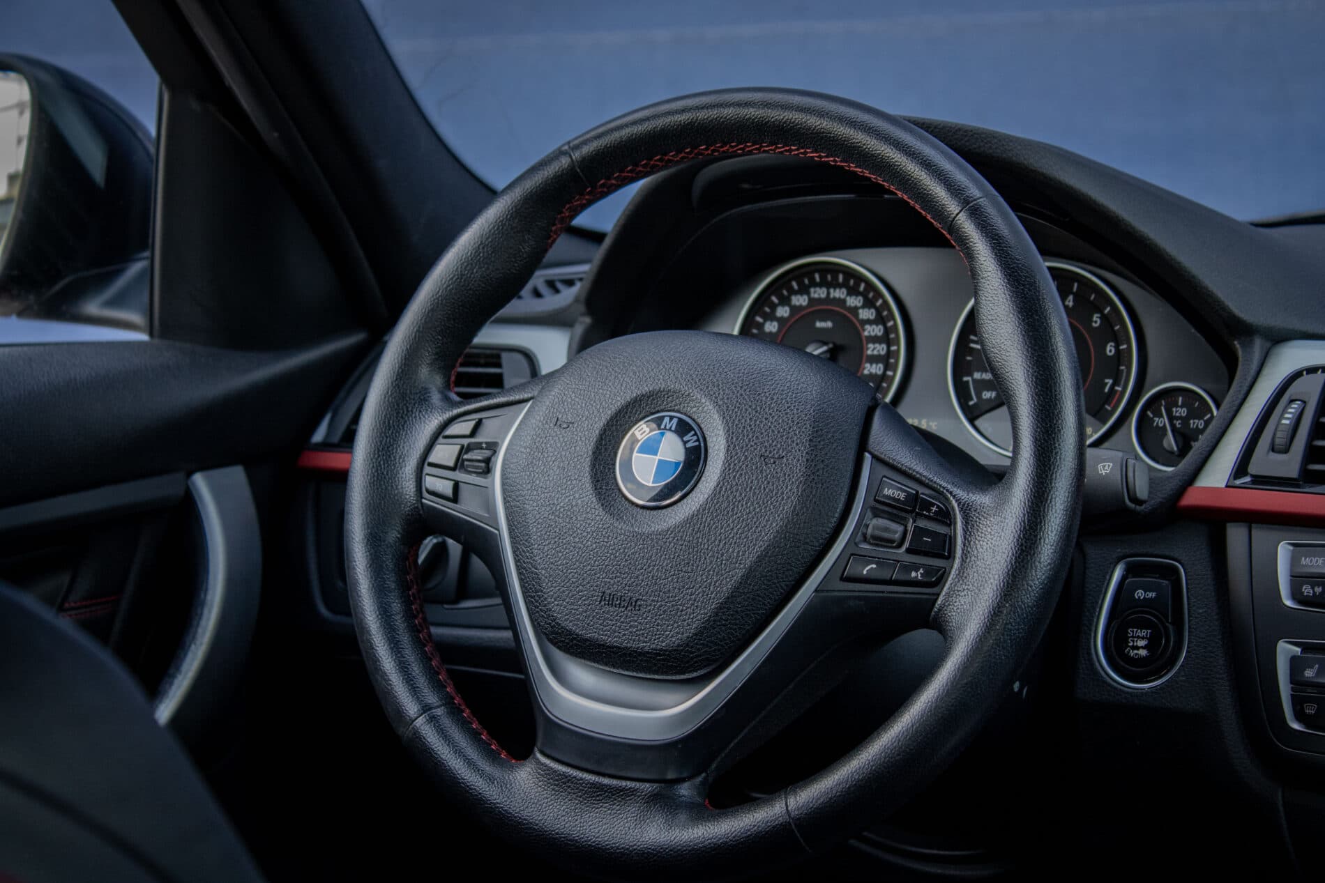 2012 BMW 328i, čierna sedan, 138 951 km