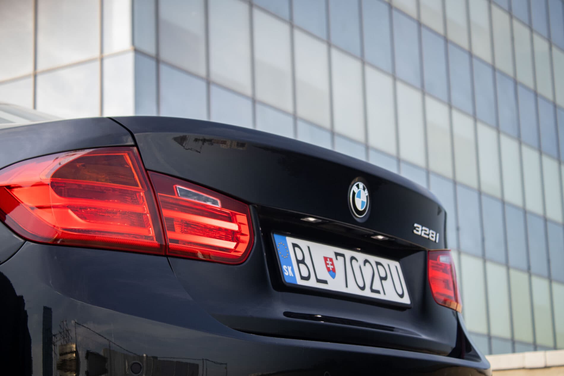 2012 BMW 328i, čierna sedan, 138 951 km