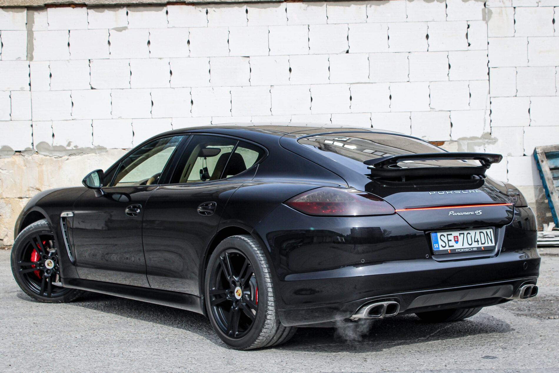2010 Porsche Panamera S / 4S, čierna sedan, 264 126 km