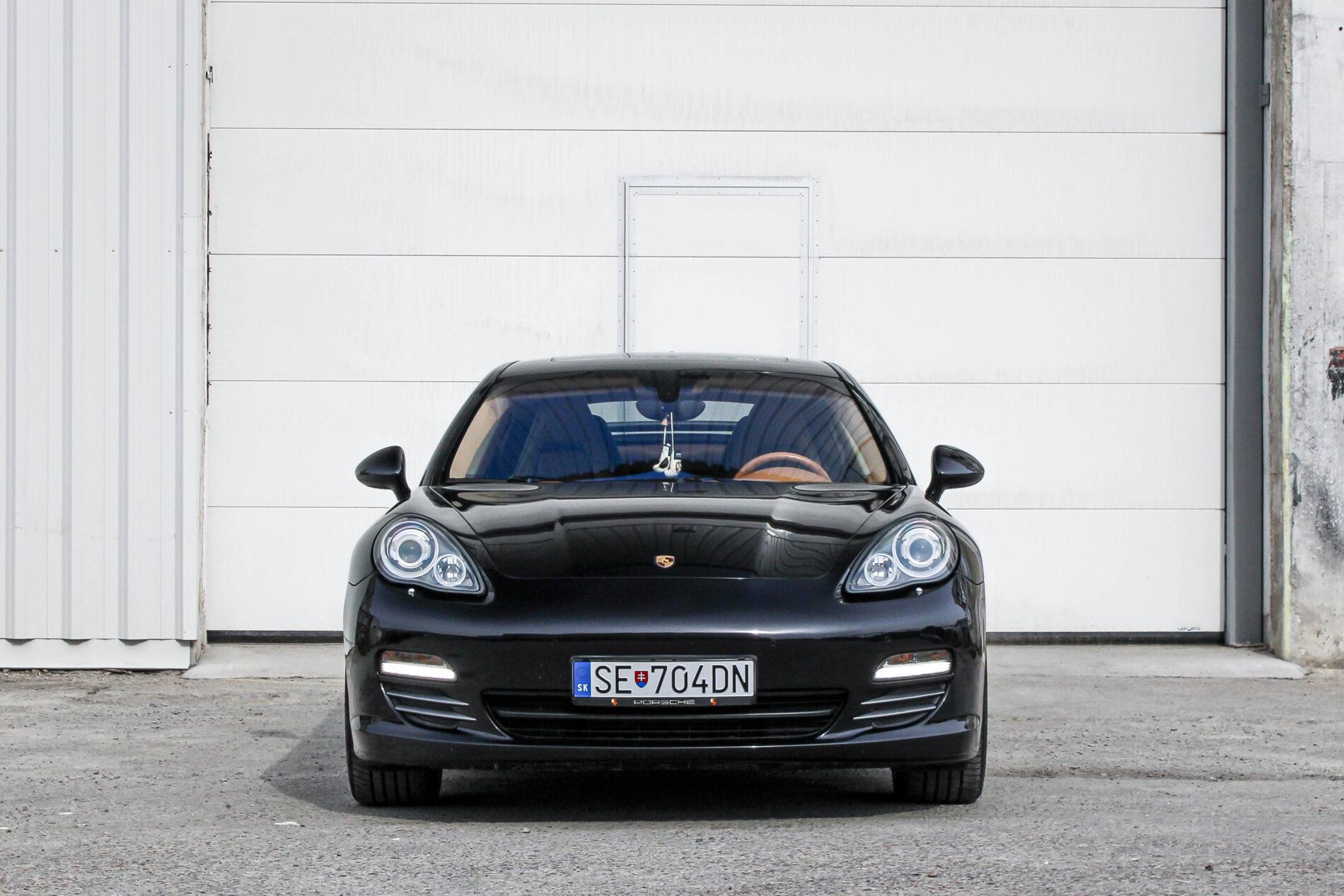 2010 Porsche Panamera S / 4S, čierna sedan, 264 126 km