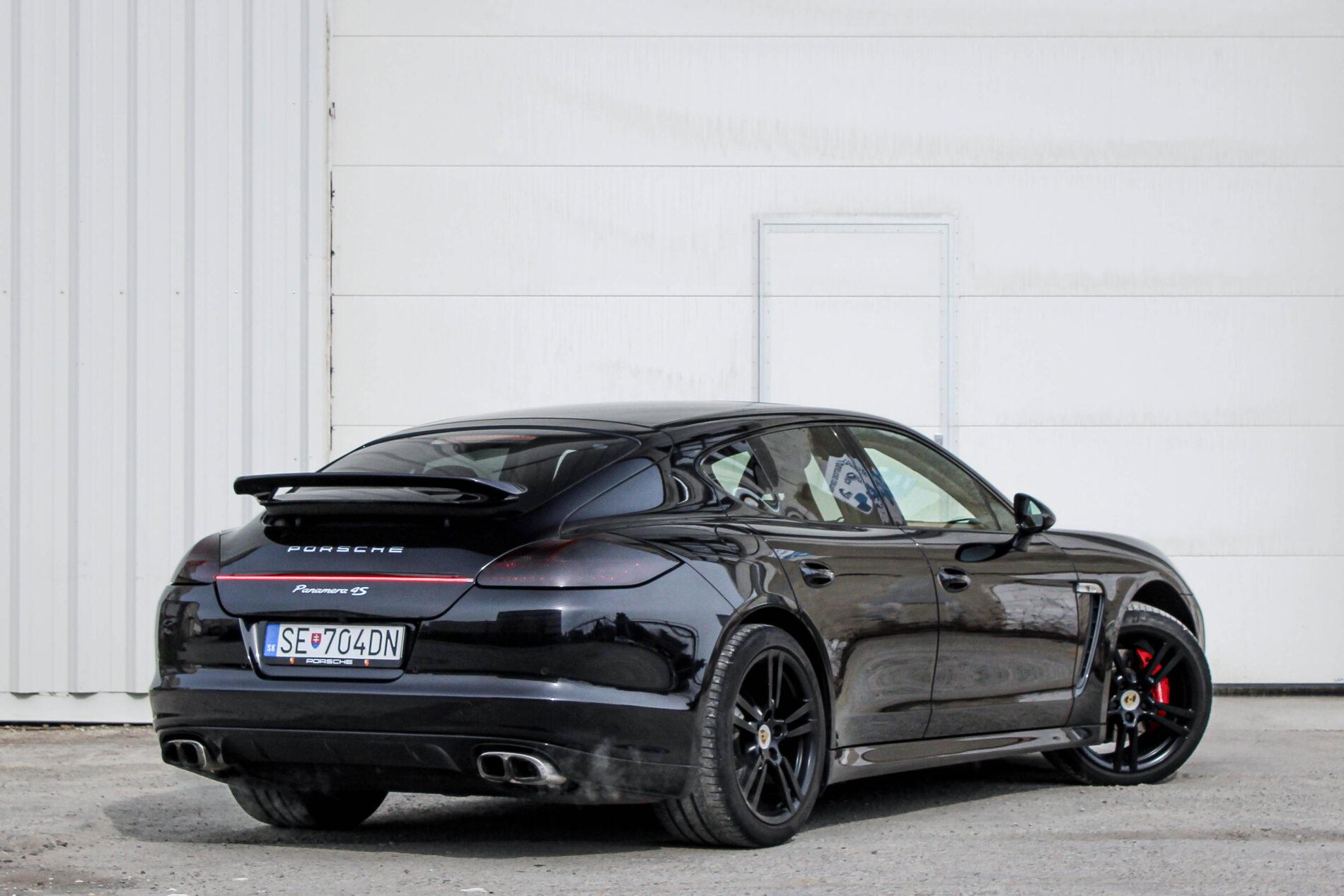 2010 Porsche Panamera S / 4S, čierna sedan, 264 126 km