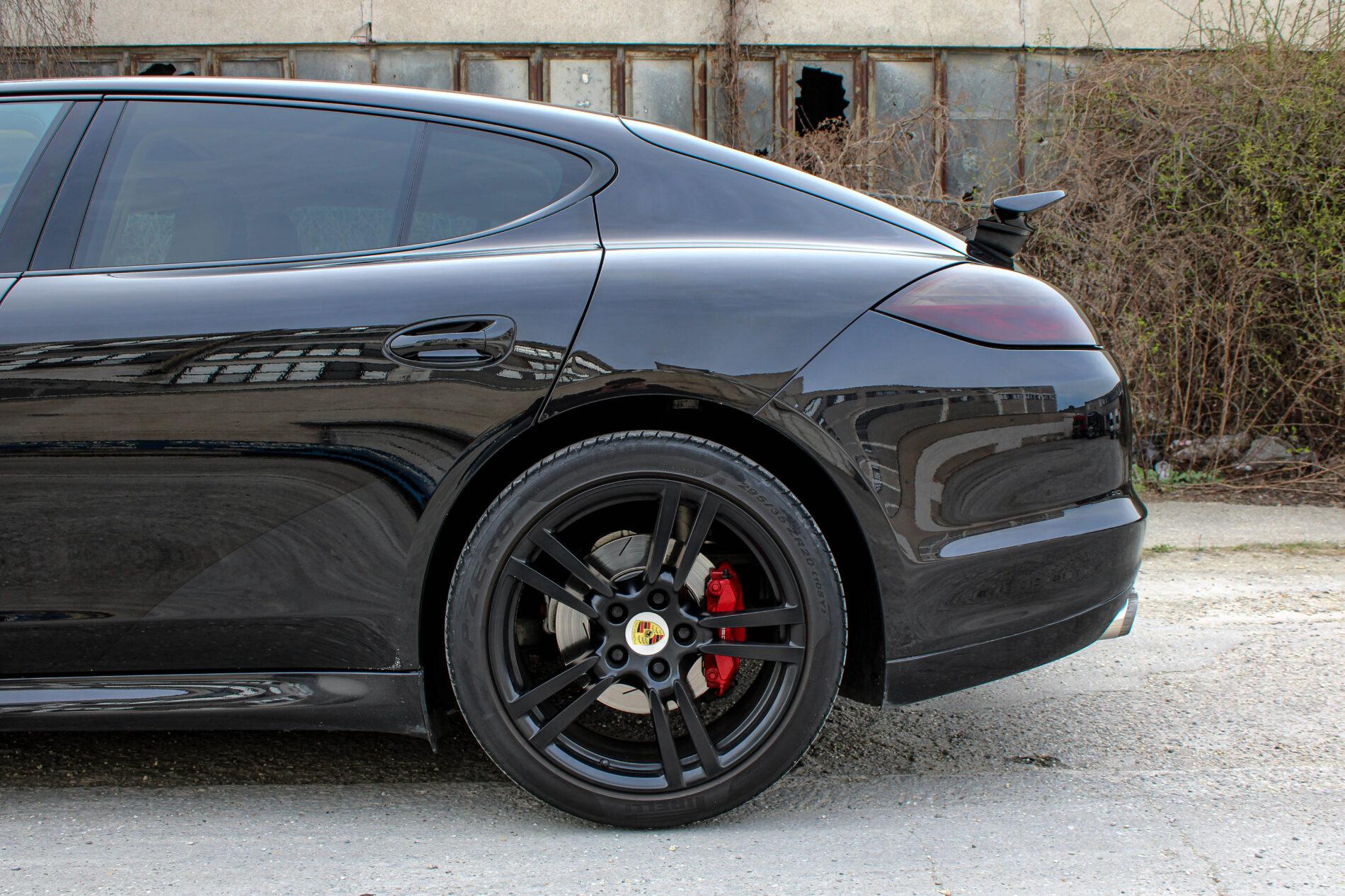 2010 Porsche Panamera S / 4S, čierna sedan, 264 126 km