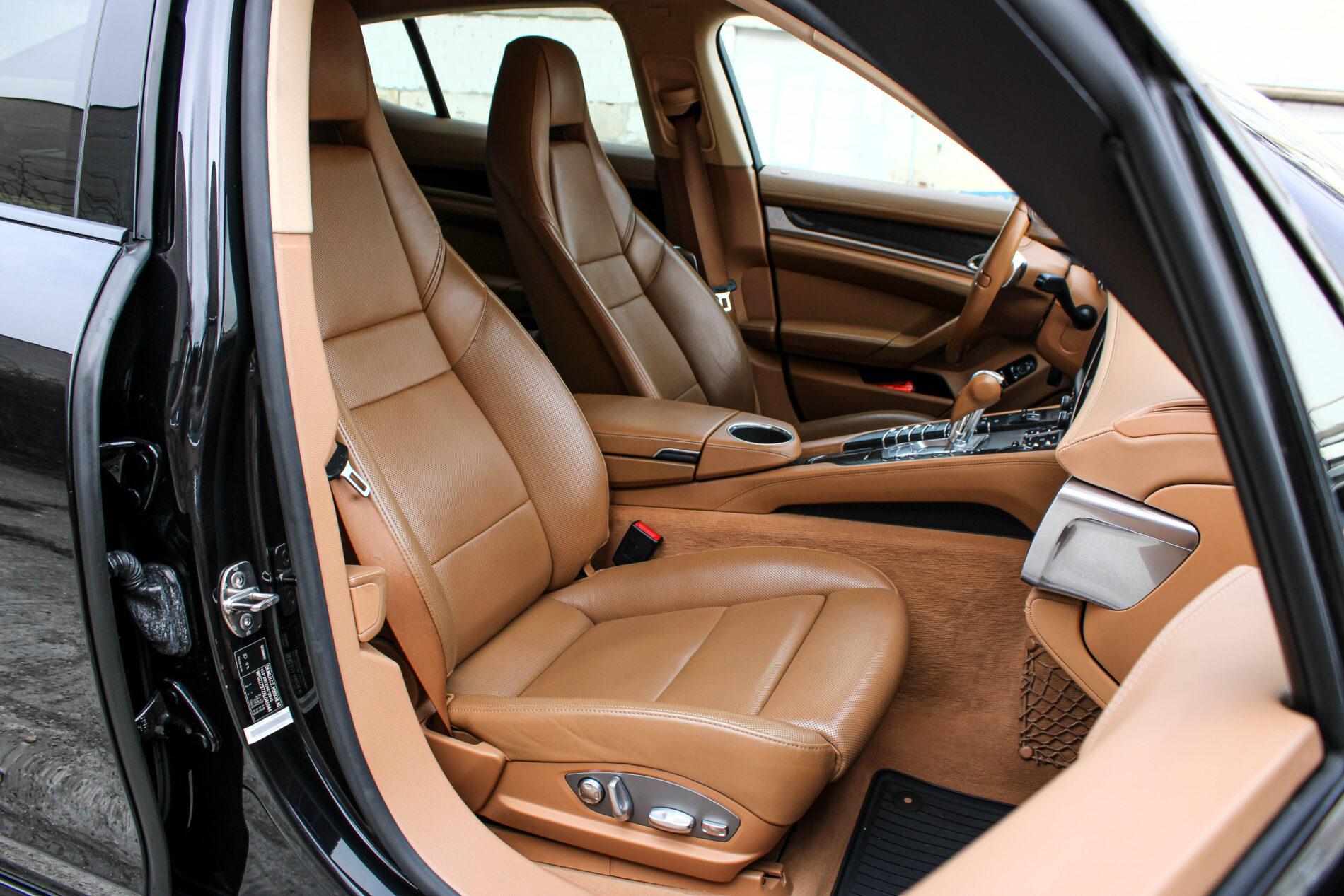 2010 Porsche Panamera S / 4S, čierna sedan, 264 126 km