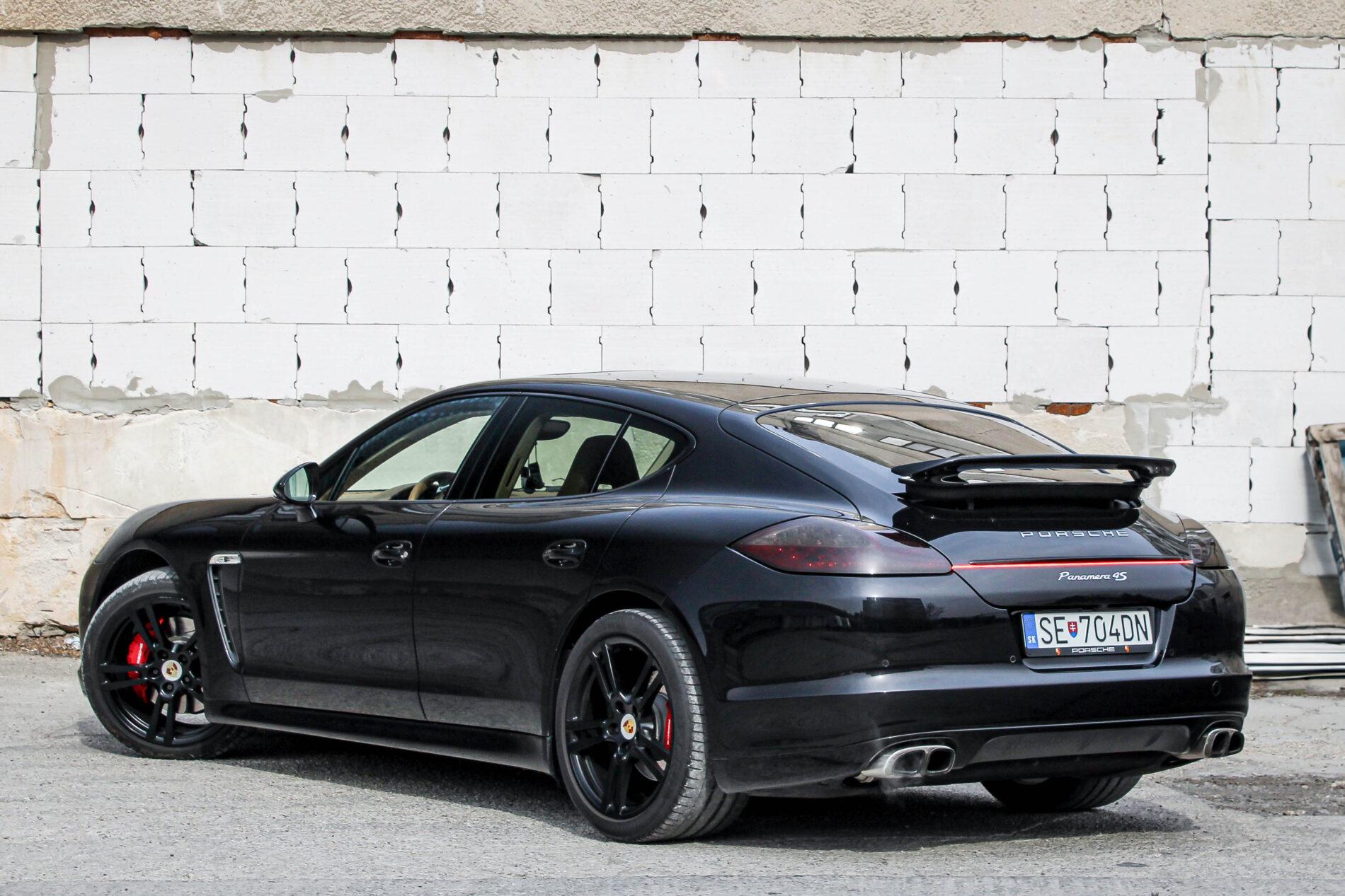 2010 Porsche Panamera S / 4S, čierna sedan, 264 126 km