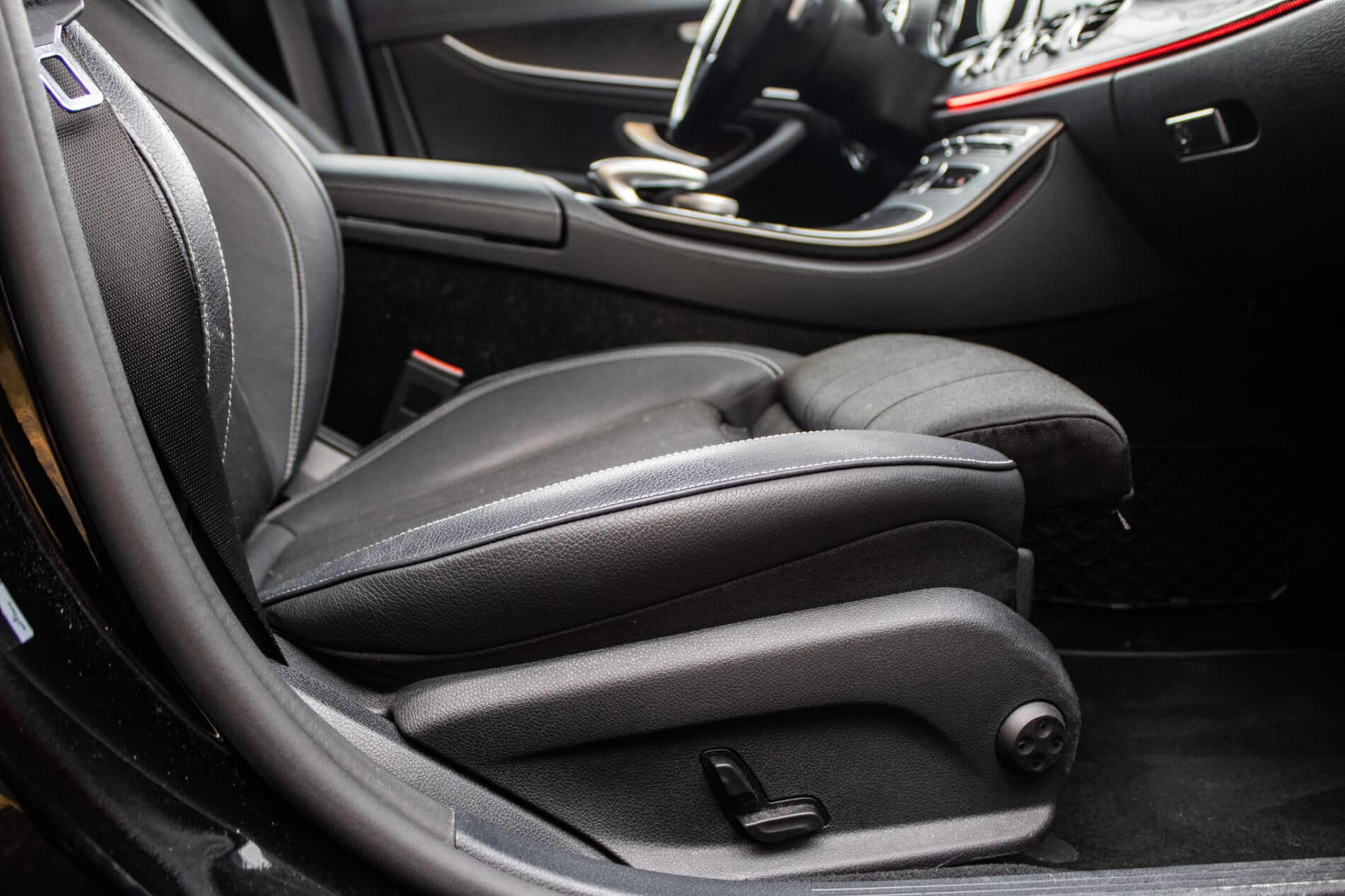 2017 Mercedes-Benz E 400, čierna kombi, 123 812 km