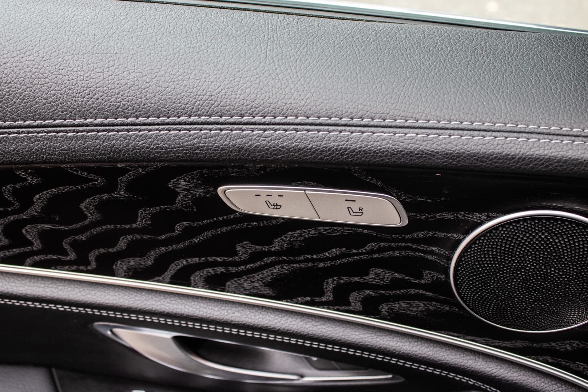 2017 Mercedes-Benz E 400, čierna kombi, 123 812 km