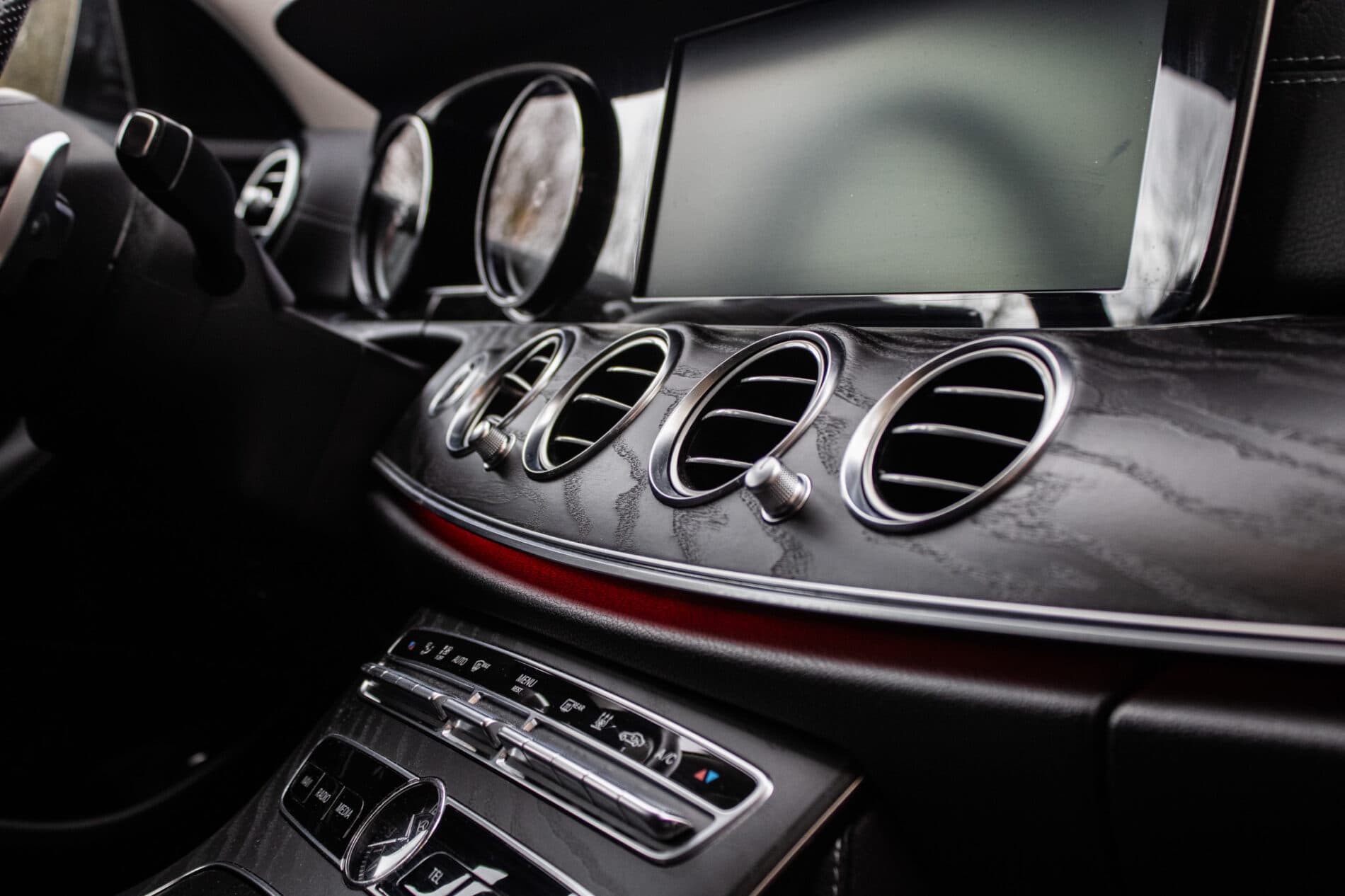 2017 Mercedes-Benz E 400, čierna kombi, 123 812 km