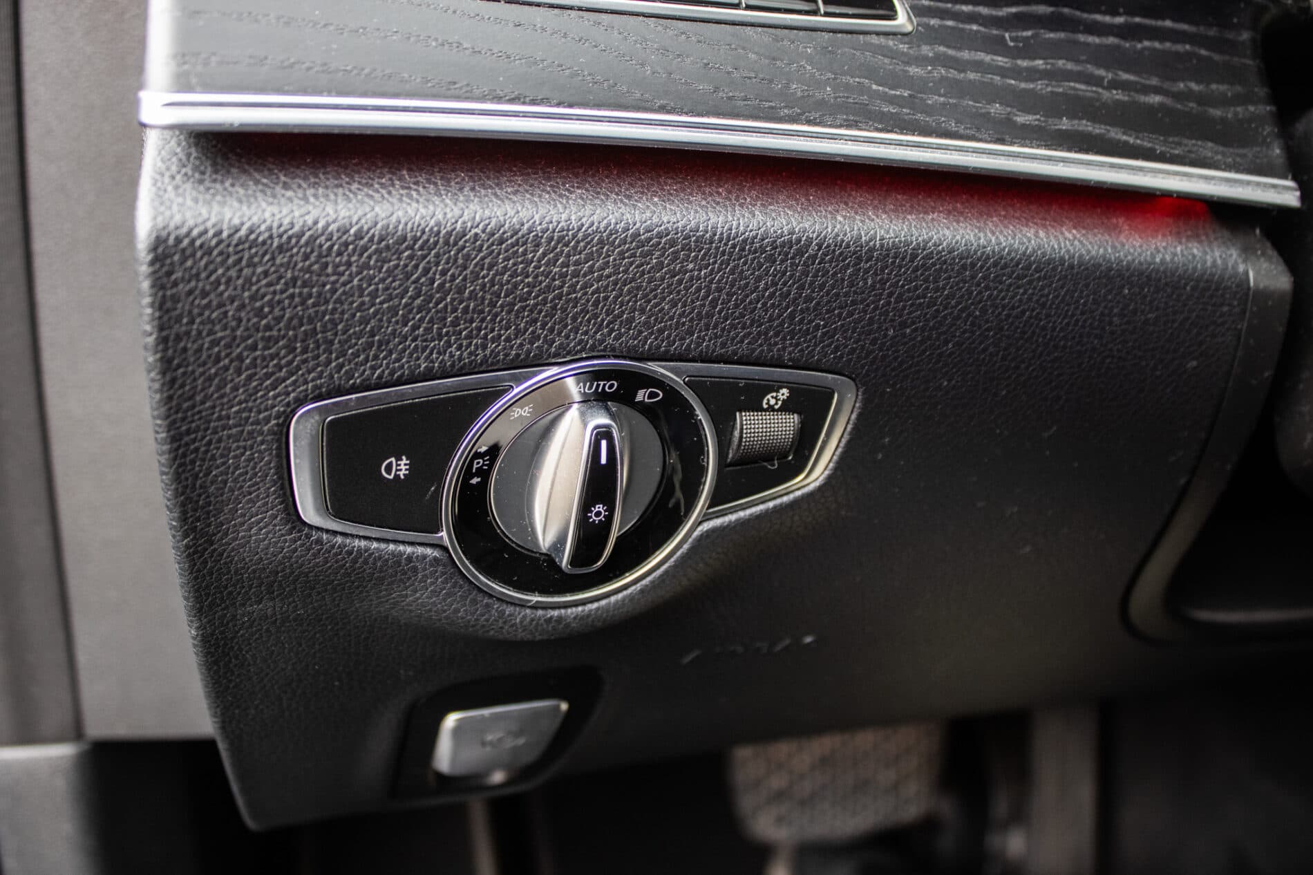 2017 Mercedes-Benz E 400, čierna kombi, 123 812 km