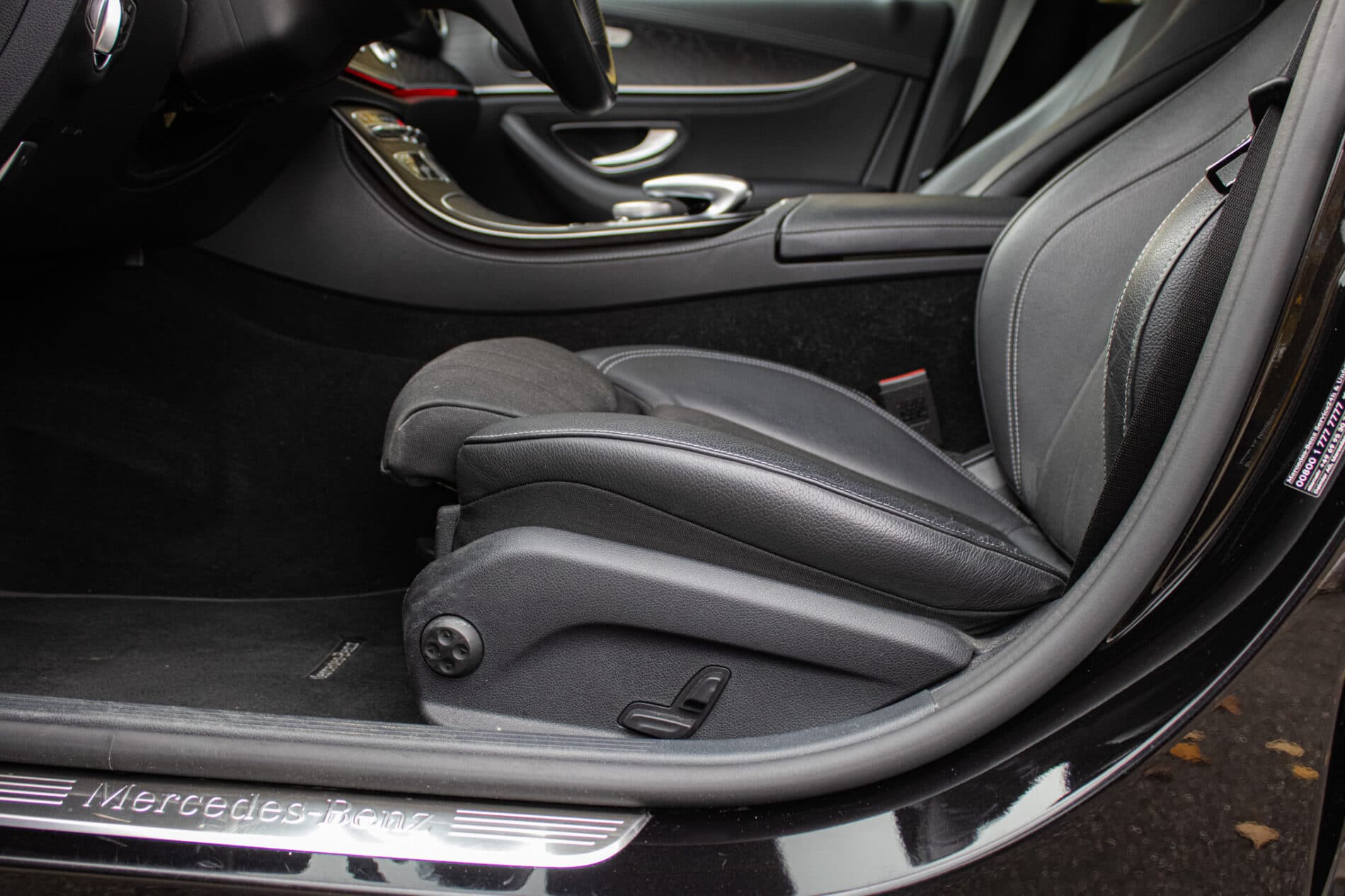 2017 Mercedes-Benz E 400, čierna kombi, 123 812 km