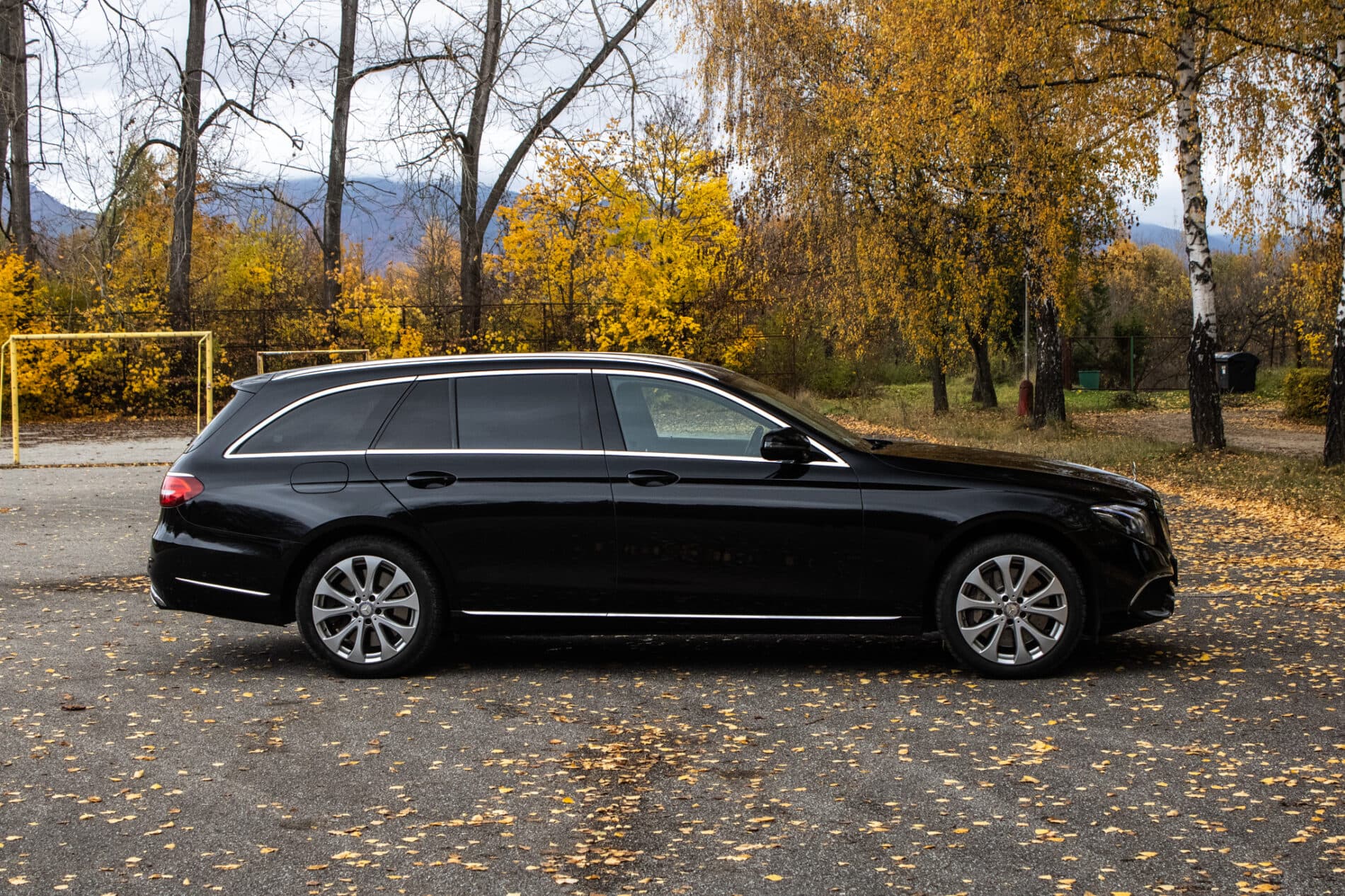 2017 Mercedes-Benz E 400, čierna kombi, 123 812 km
