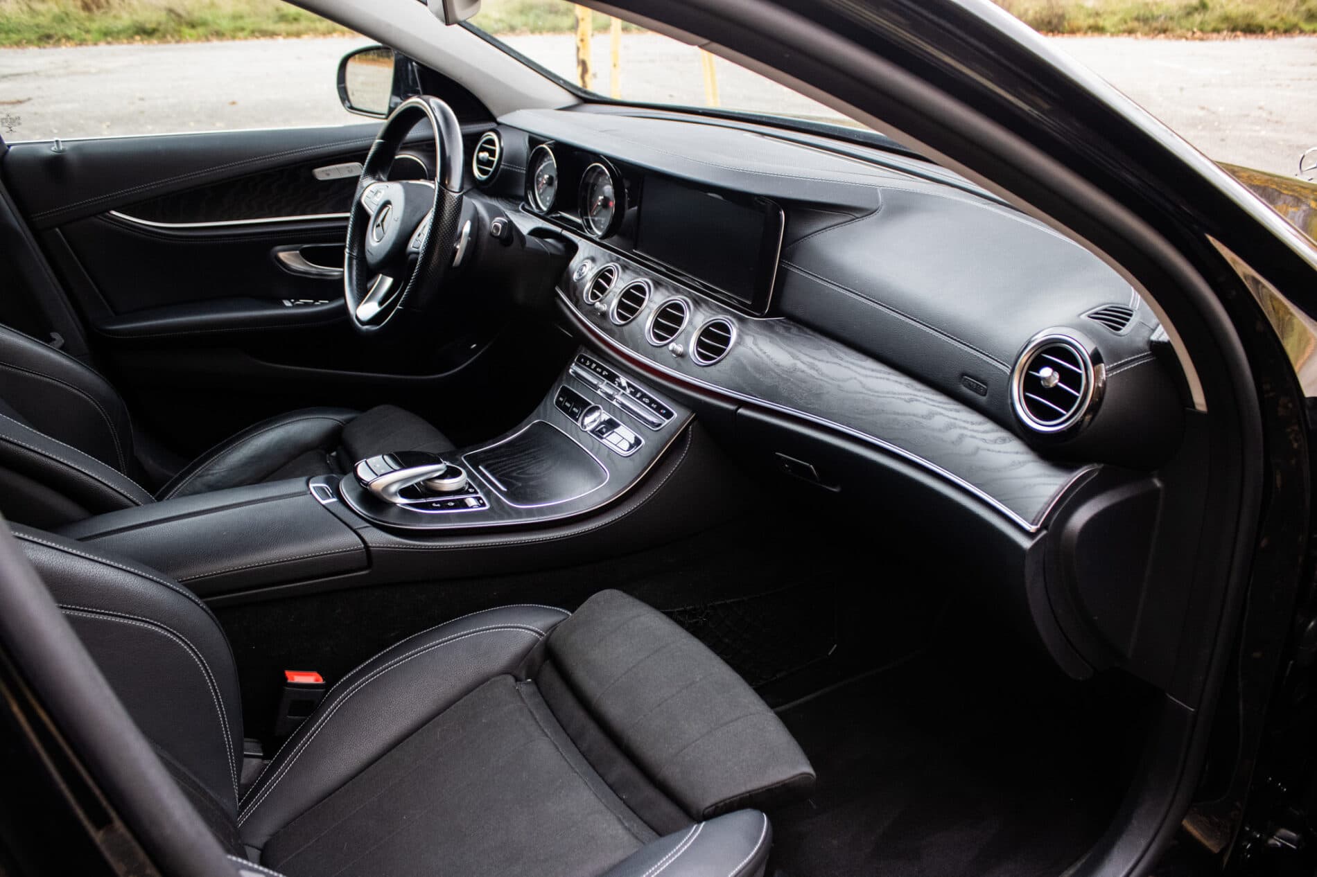 2017 Mercedes-Benz E 400, čierna kombi, 123 812 km