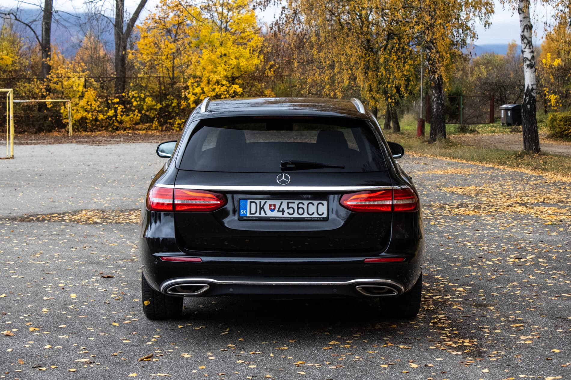 2017 Mercedes-Benz E 400, čierna kombi, 123 812 km