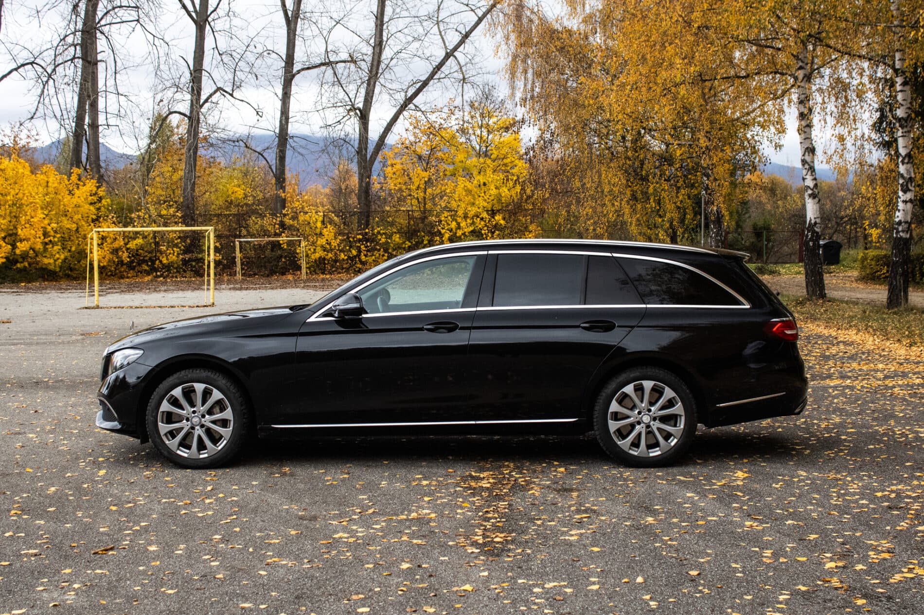 2017 Mercedes-Benz E 400, čierna kombi, 123 812 km