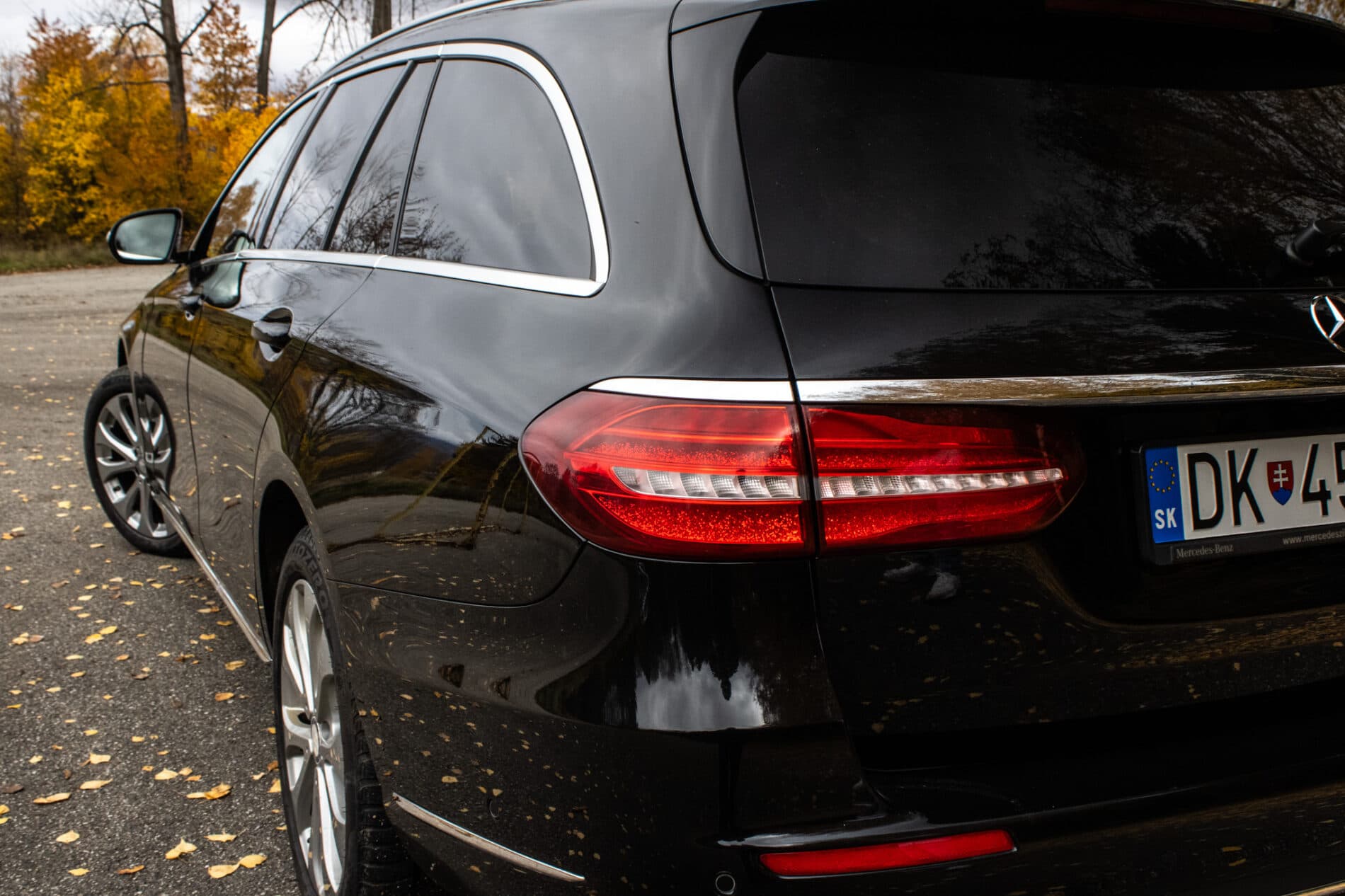 2017 Mercedes-Benz E 400, čierna kombi, 123 812 km