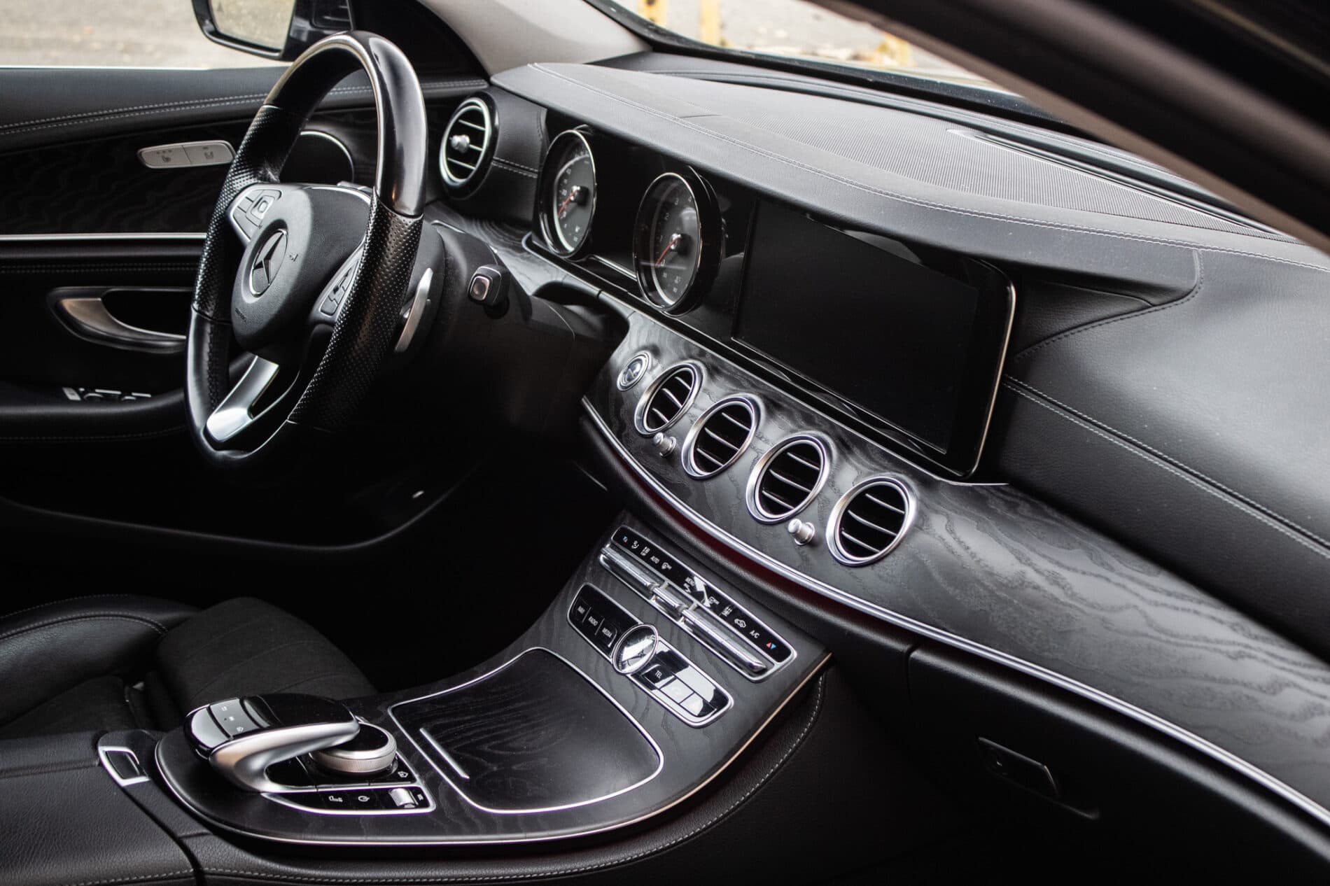 2017 Mercedes-Benz E 400, čierna kombi, 123 812 km