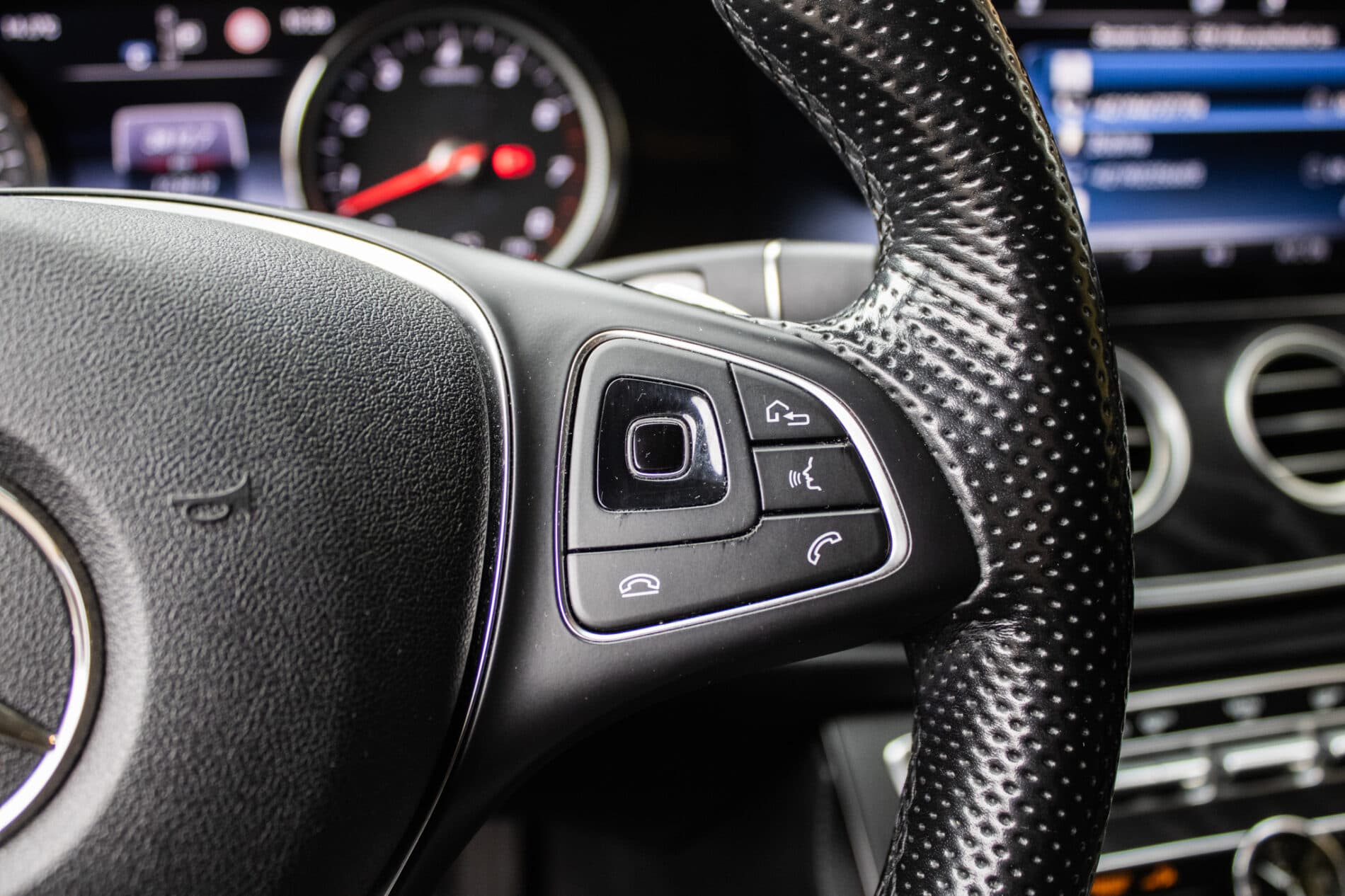 2017 Mercedes-Benz E 400, čierna kombi, 123 812 km