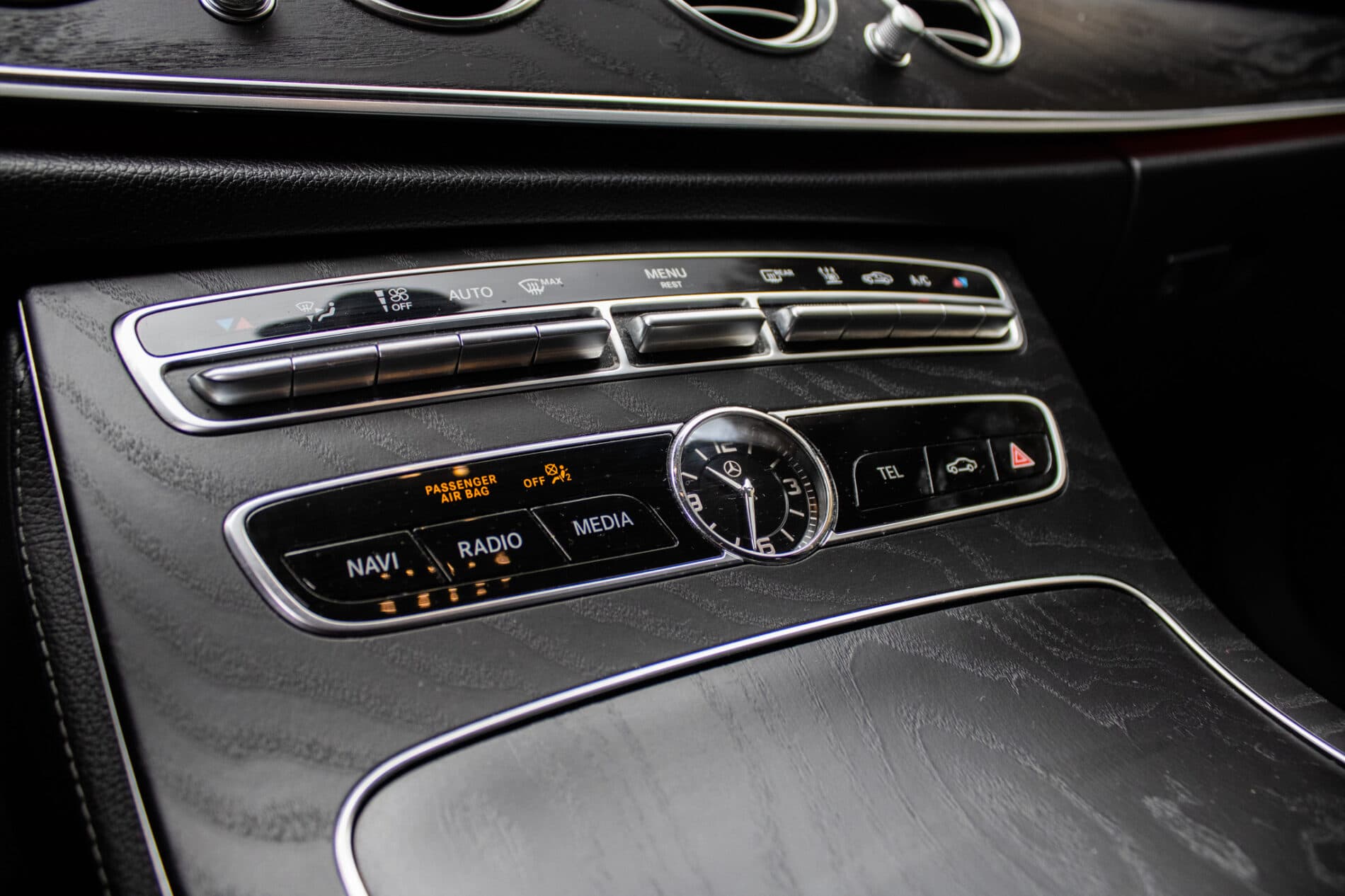 2017 Mercedes-Benz E 400, čierna kombi, 123 812 km