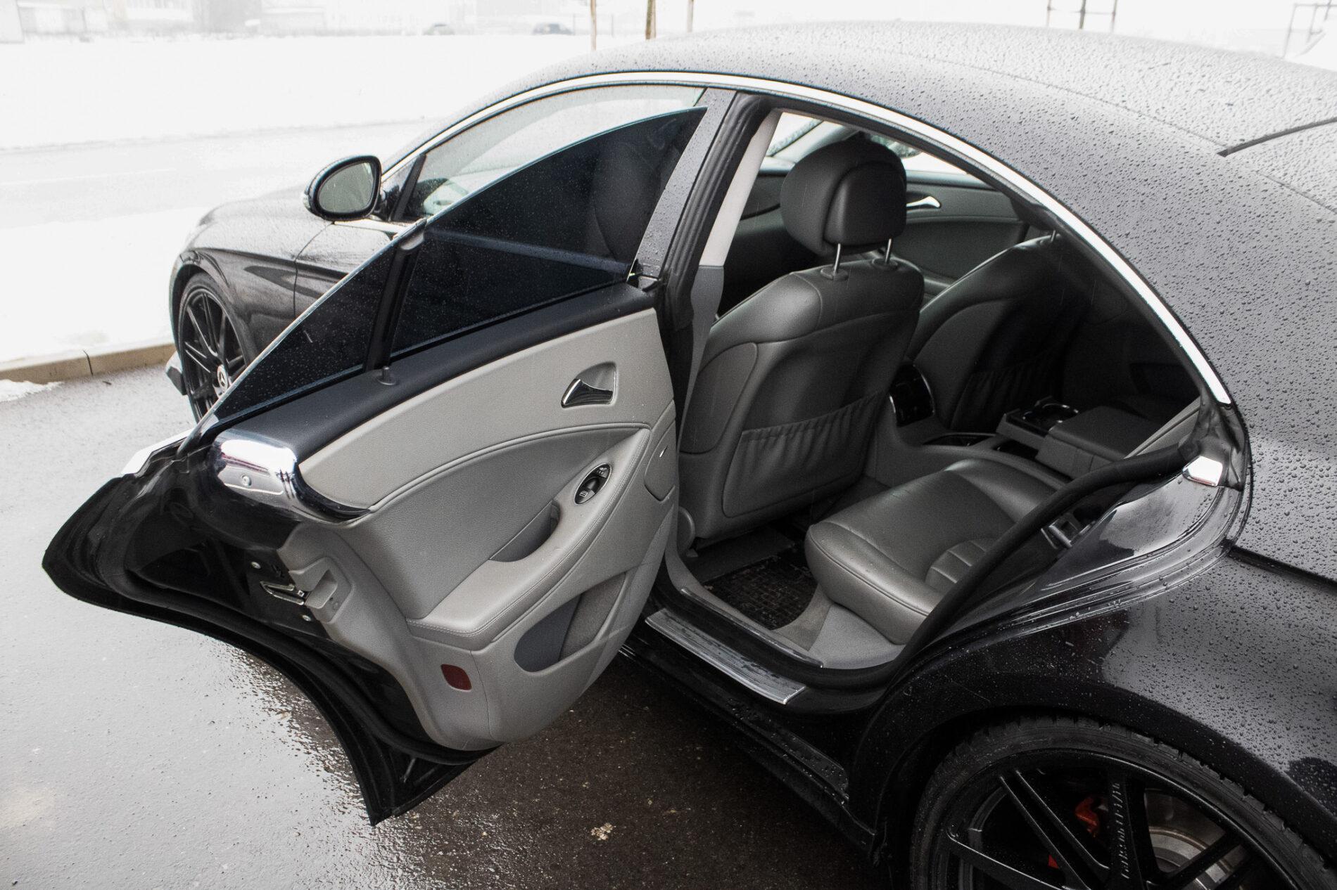 2005 Mercedes-Benz CLS 350, čierna sedan, 190 126 km