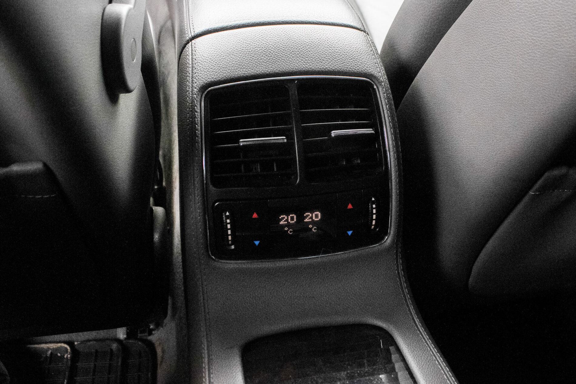 2005 Mercedes-Benz CLS 350, čierna sedan, 190 126 km
