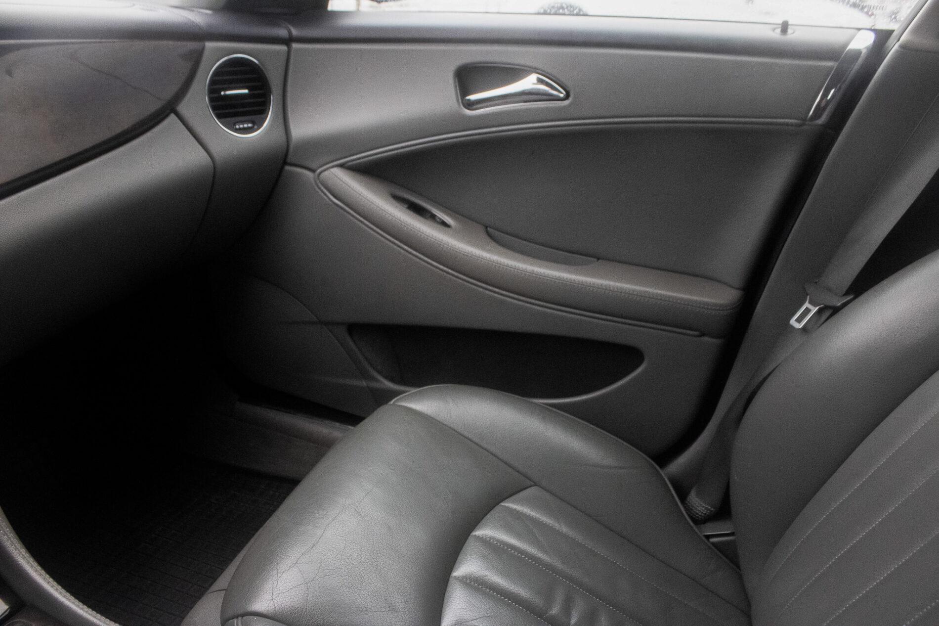 2005 Mercedes-Benz CLS 350, čierna sedan, 190 126 km
