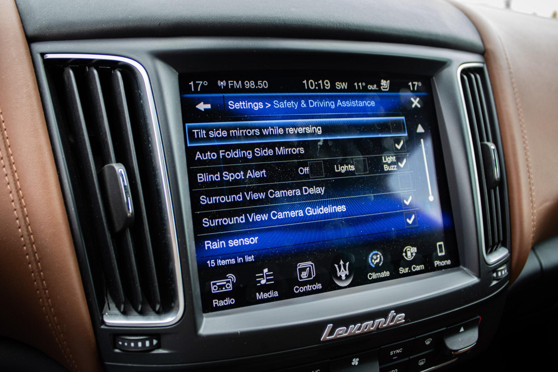 2016 Maserati Levante, biela suv, 230 245 km