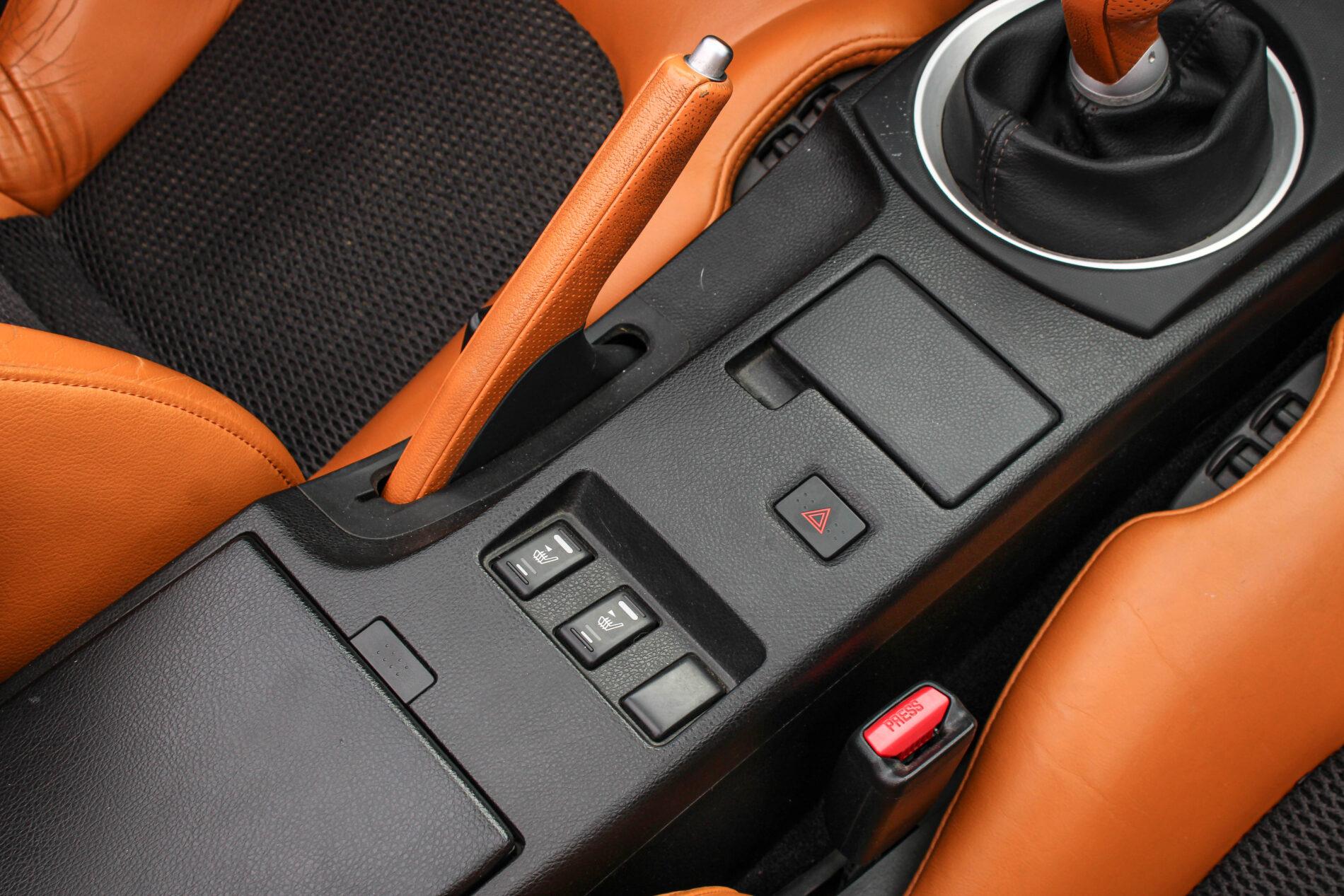 2005 Nissan 350Z, strieborná kabriolet, 36 427 km