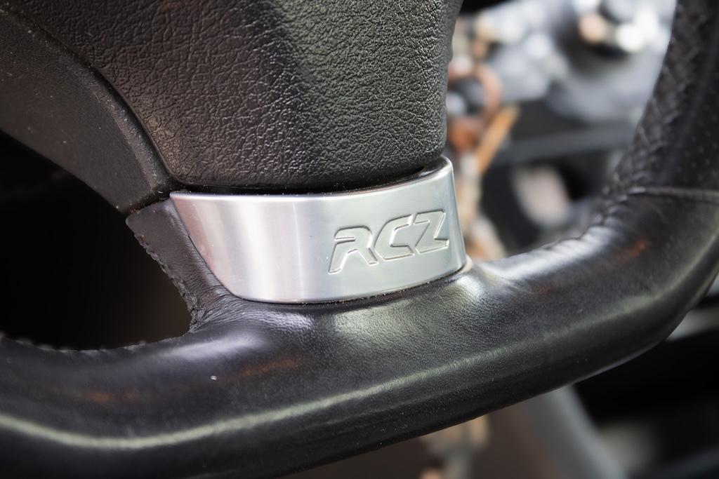 2011 Peugeot RCZ, oranžová kupé, 67 721 km