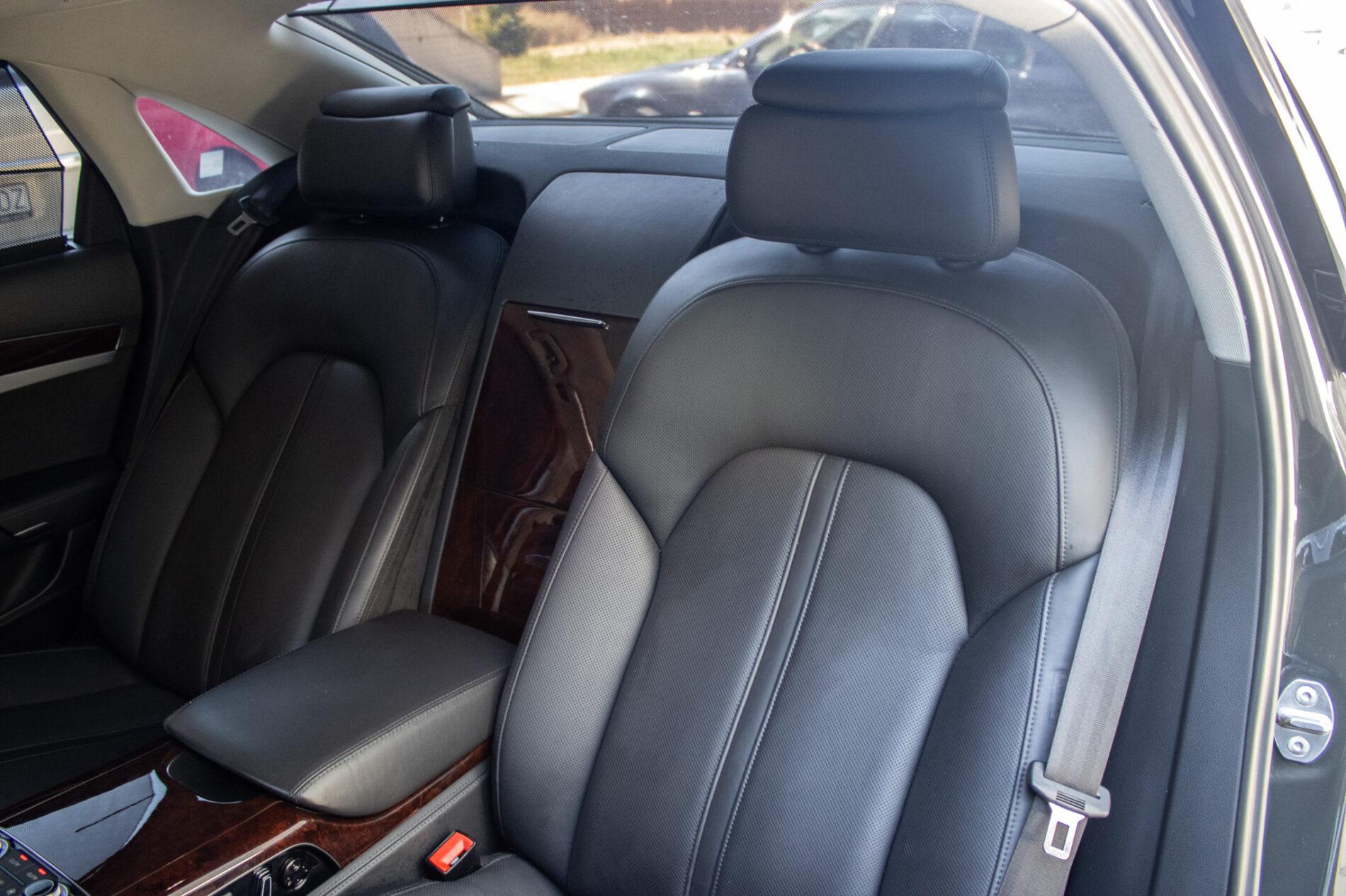 2013 AUDI A8, sivá sedan, 136 136 km