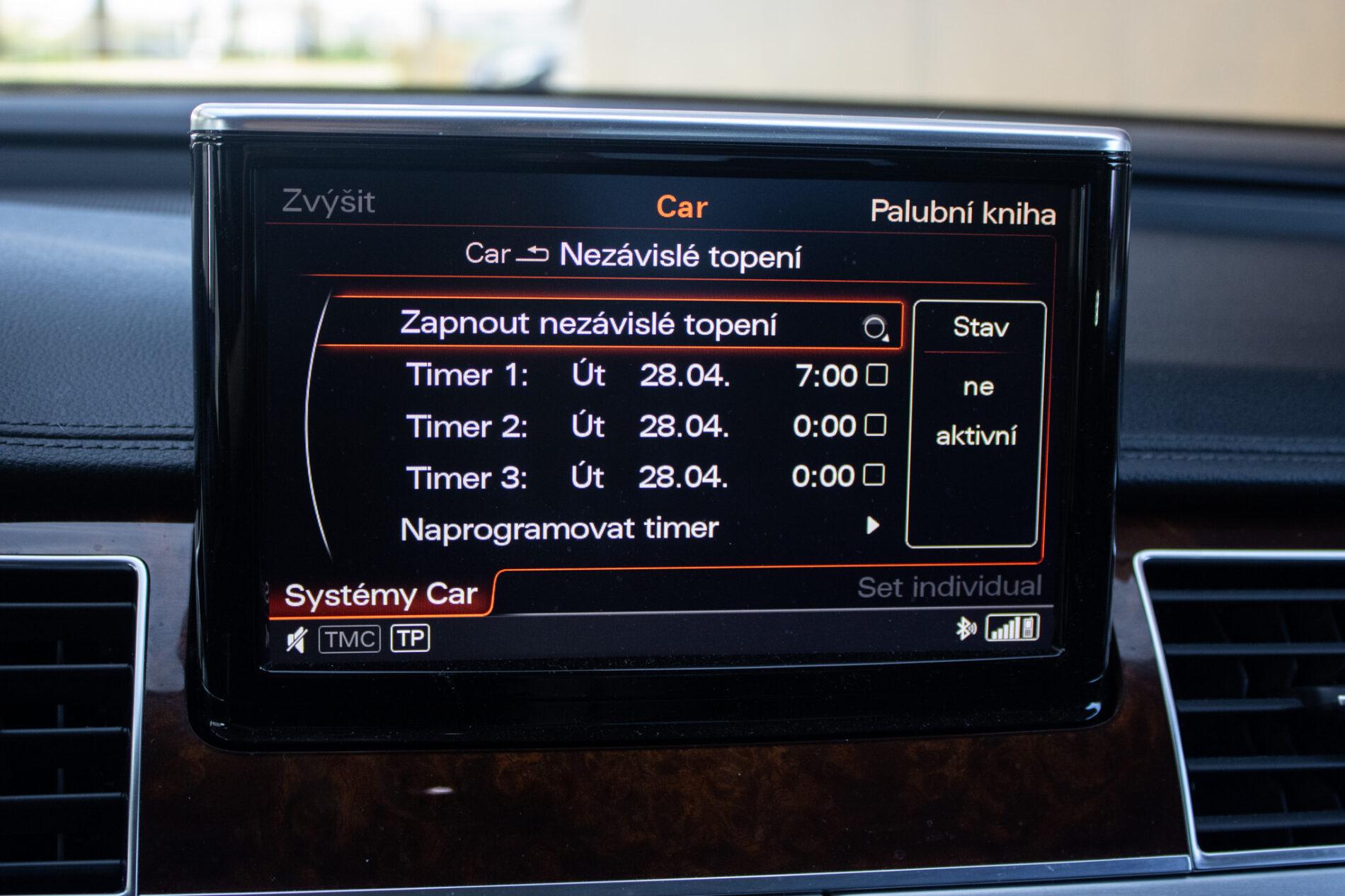 2013 AUDI A8, sivá sedan, 136 136 km