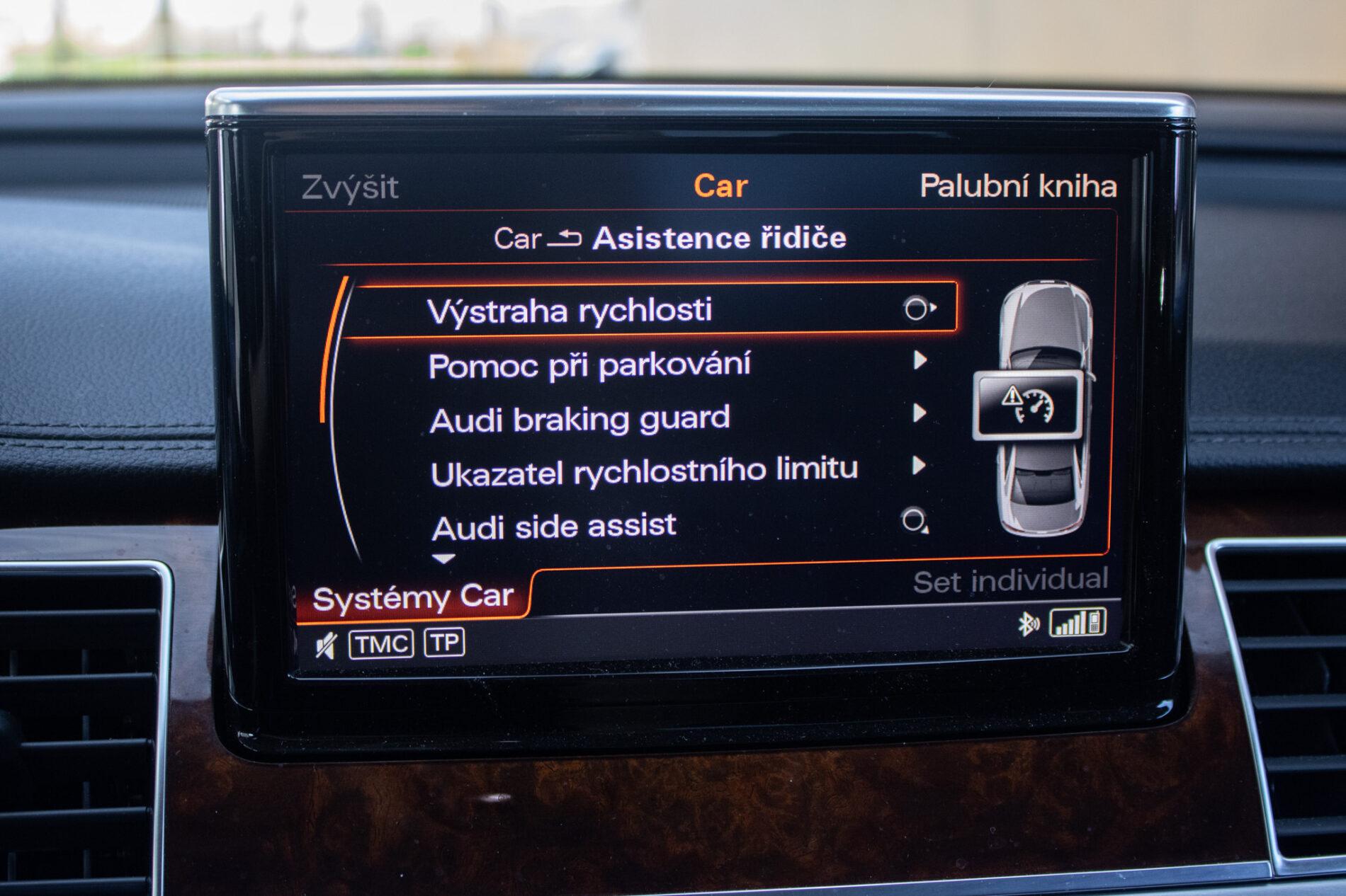 2013 AUDI A8, sivá sedan, 136 136 km